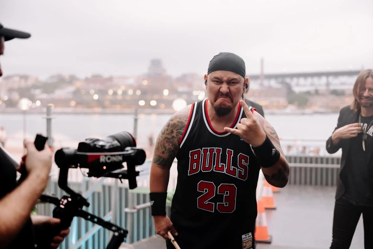 An absolutely stacked schedule in SEQ this week! 

*Tomorrow (19/3) - playing the @cmcrocksfest pre festival tailgate at 2:30pm with @bellamackenzieofficial then heading down to @twin_towns on the Gold Coast to play with the @jane13barnes band at 7:4