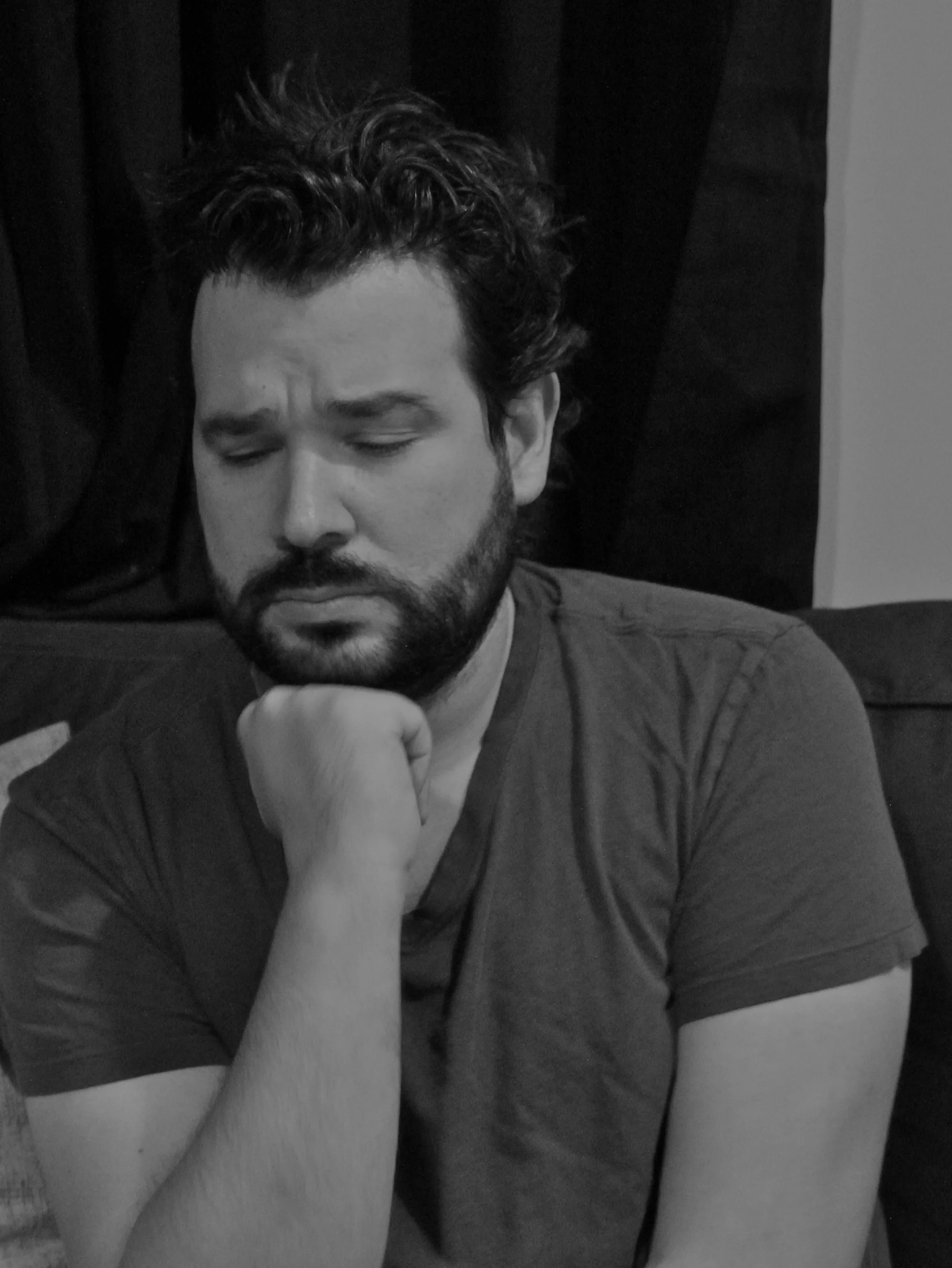 Perfil Mirada Pensant en Sofa.JPG