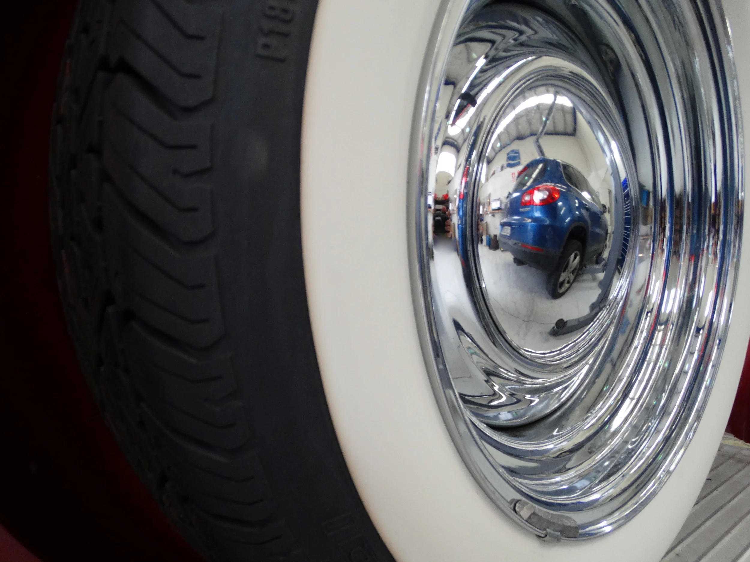 Hubcapreflection.JPG
