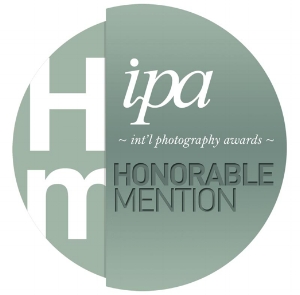 Honorable Mention in the 2015 International Photography Awards (IPA) - "The Elegance of the chicken" / Fine art categories Portrait