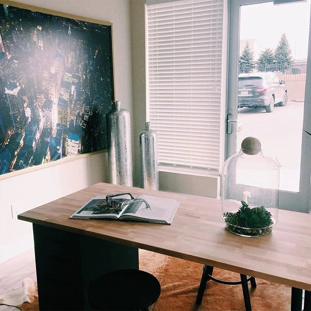 #work .
.
.
.
.
#speakspacestyle #homeoffice #interior #interiordesign #decorator #forthehome #homedecor #interiorinspo #homeinspo #instahome #propertystyling #builders #homestyling #homestaging #interiorstyling
#art #bhg #betterhomes