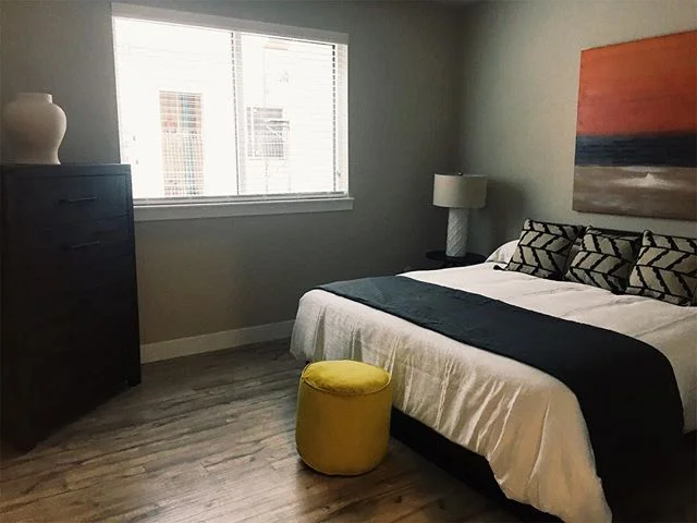 Primary colors for a modern pop.
.
.
.
.
.
#speakspacestyle #masterbedroom #interior #interiordesign #decorator #forthehome #homedecor #interiorinspo #homeinspo #instahome #propertystyling #builders #homestyling #homestaging #interiorstyling
#art #bh