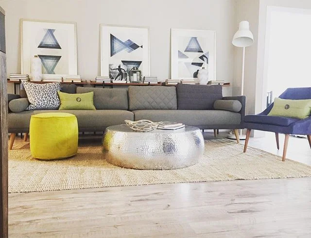 Ha, this one sold before the curated art even came in!  The power of home staging 💪🏽
.
.
.
.
.
#speakspacestyle #livingroom #interior #interiordesign #decorator #forthehome #homedecor #interiorinspo #homeinspo #instahome #propertystyling #builders 