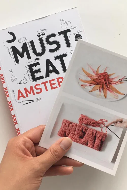 Viele kleine Schätze haben wir schon hier in Amsterdam für unsere Trüffeljagd im Oktober gefunden! Transparente Sashimi aus Fleischsaft und ein gestricktes Steak - eine Zukunftsvision für Fleisch aus der Petrischale. Wird Invitrofleisch die Fleischindustrie und das Metzgerhandwerk in absehbarer Zeit verändern? Wir haben mit Bistro In Vitro gesprochen.