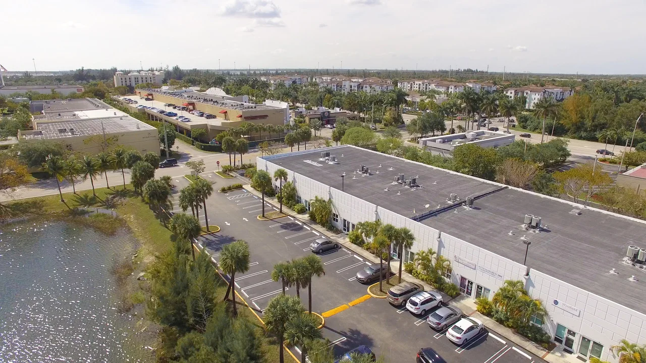 Miami Partners (Video venta) V2.00_00_51_20.Still007.jpeg