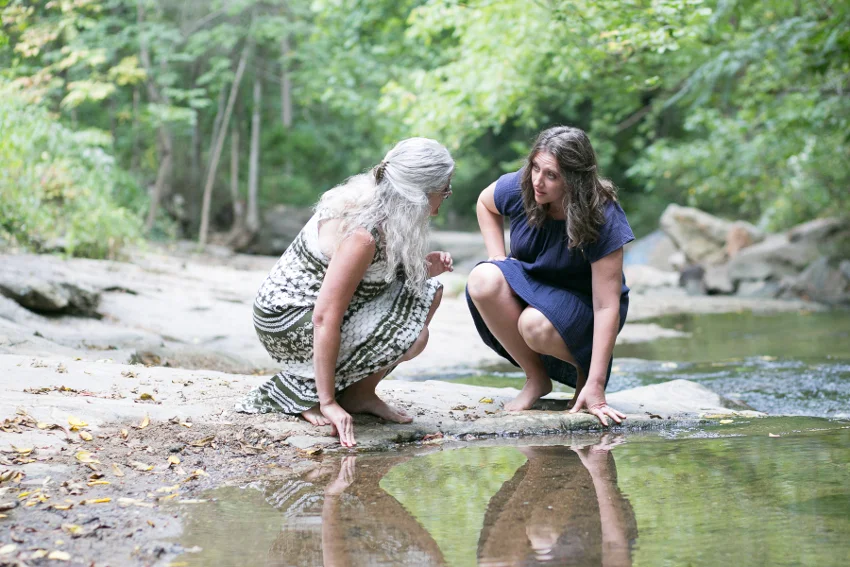 Vicky in nature with woman 850x567.jpg