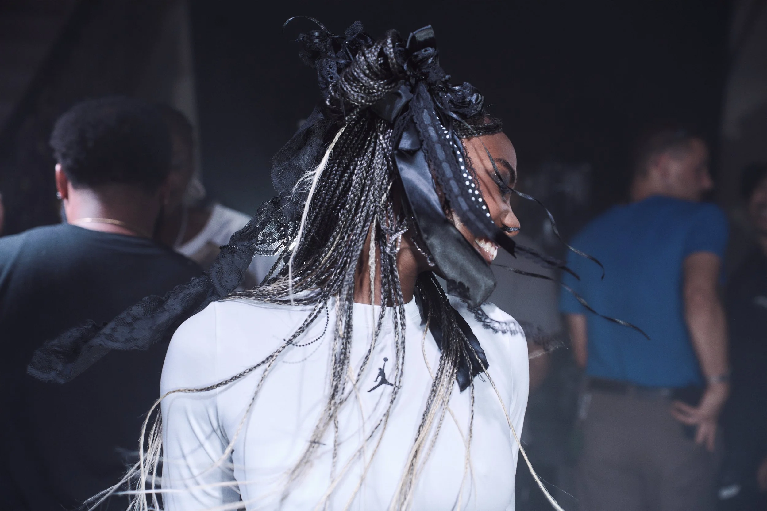 HO25 AJXI_Pearl_W_Essence_Stills_0719.jpeg