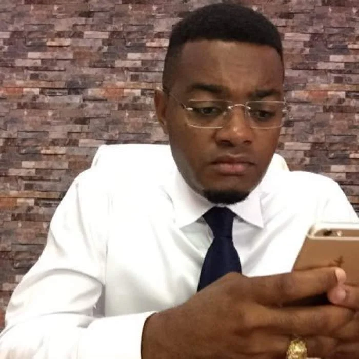 nEGRO bUÉ.jpg