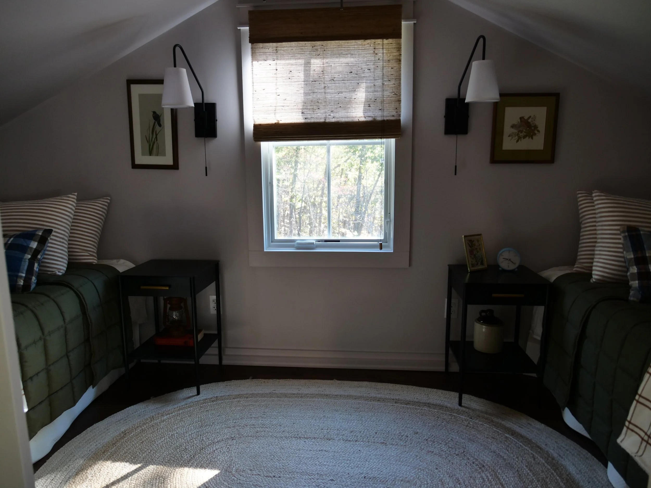 10 - Studio Dogwood Room 01.JPG