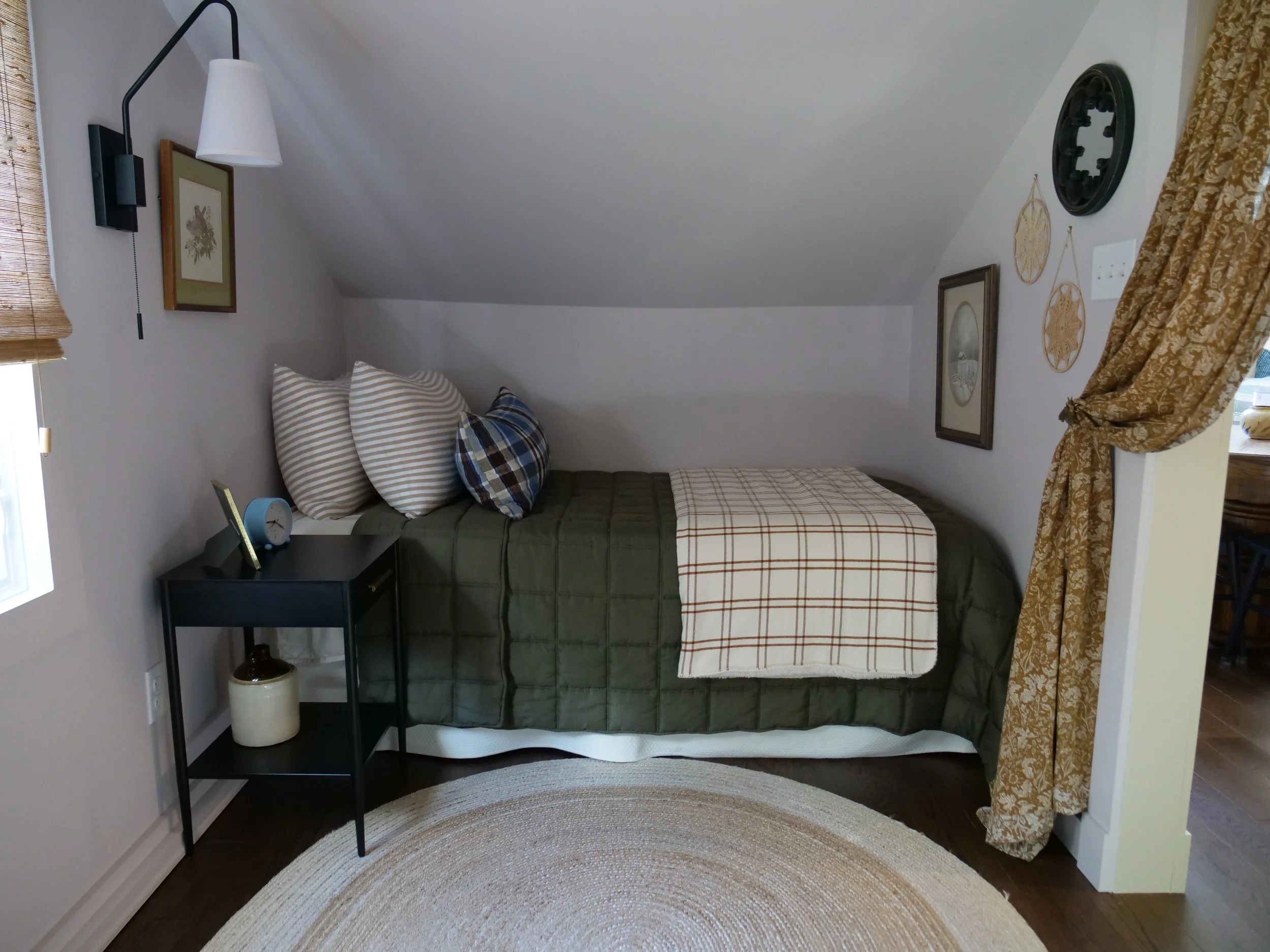 12 - Studio Dogwood Room 03.JPG