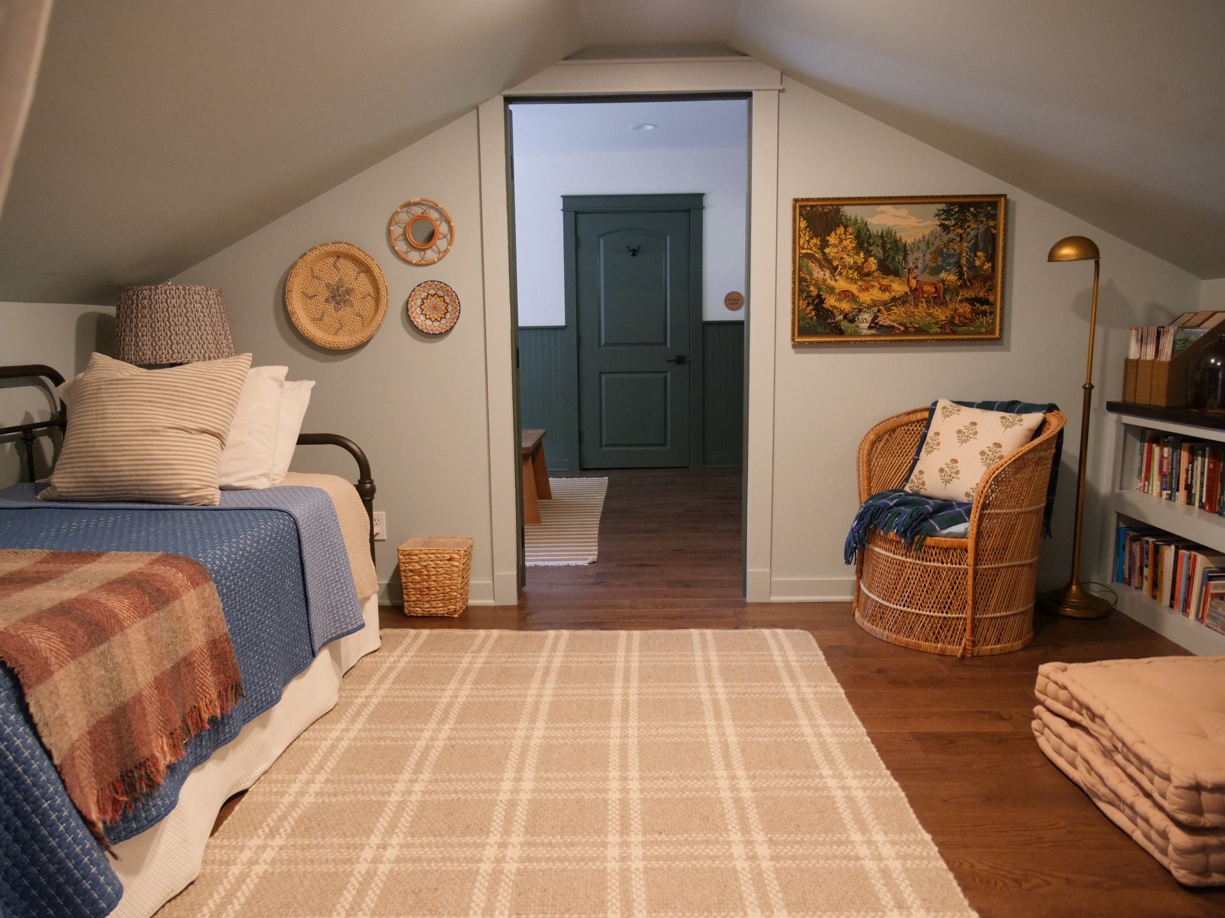 13 - Studio Oak Room 01.JPG