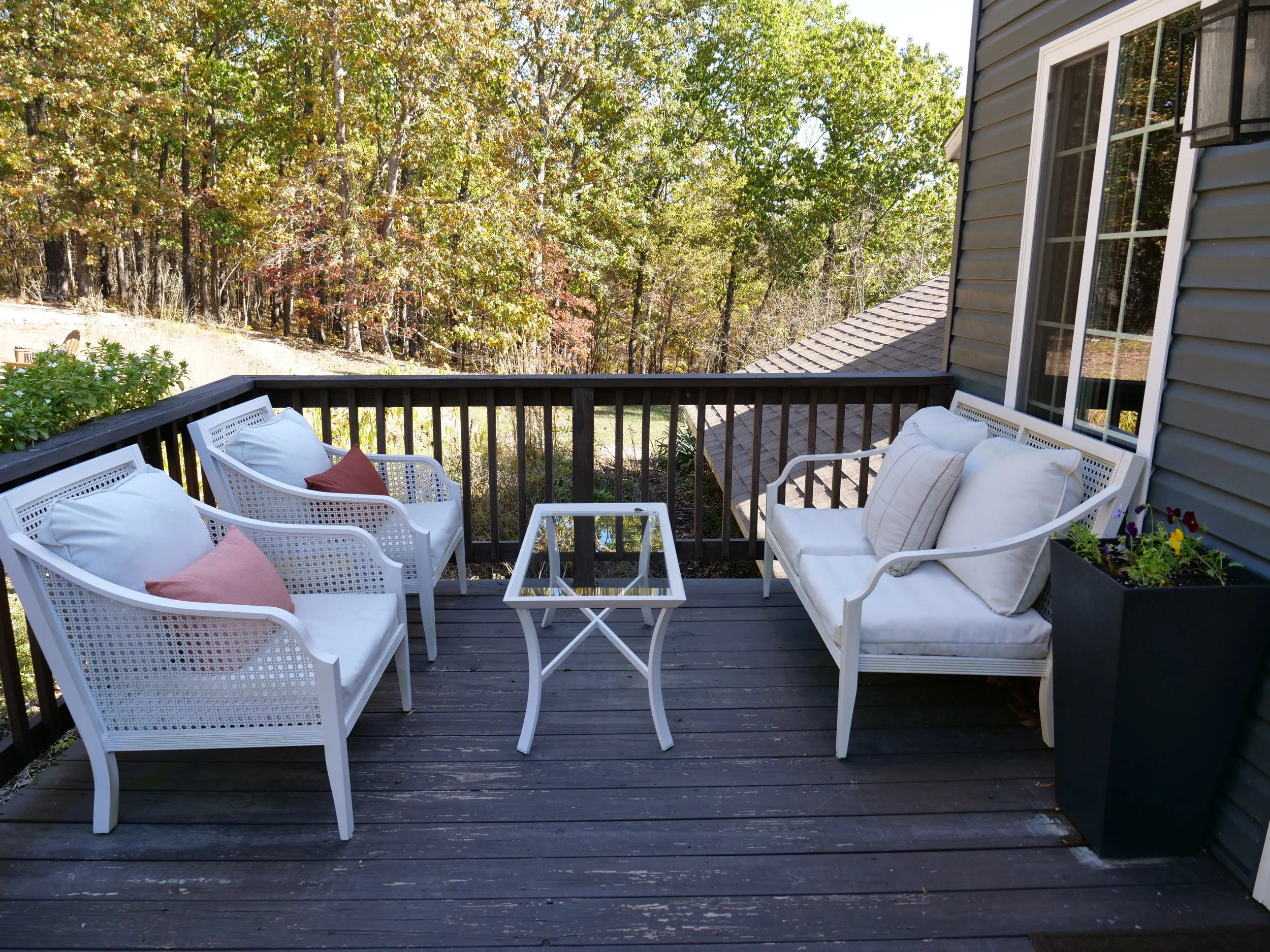 25 - Studio Deck 01.JPG