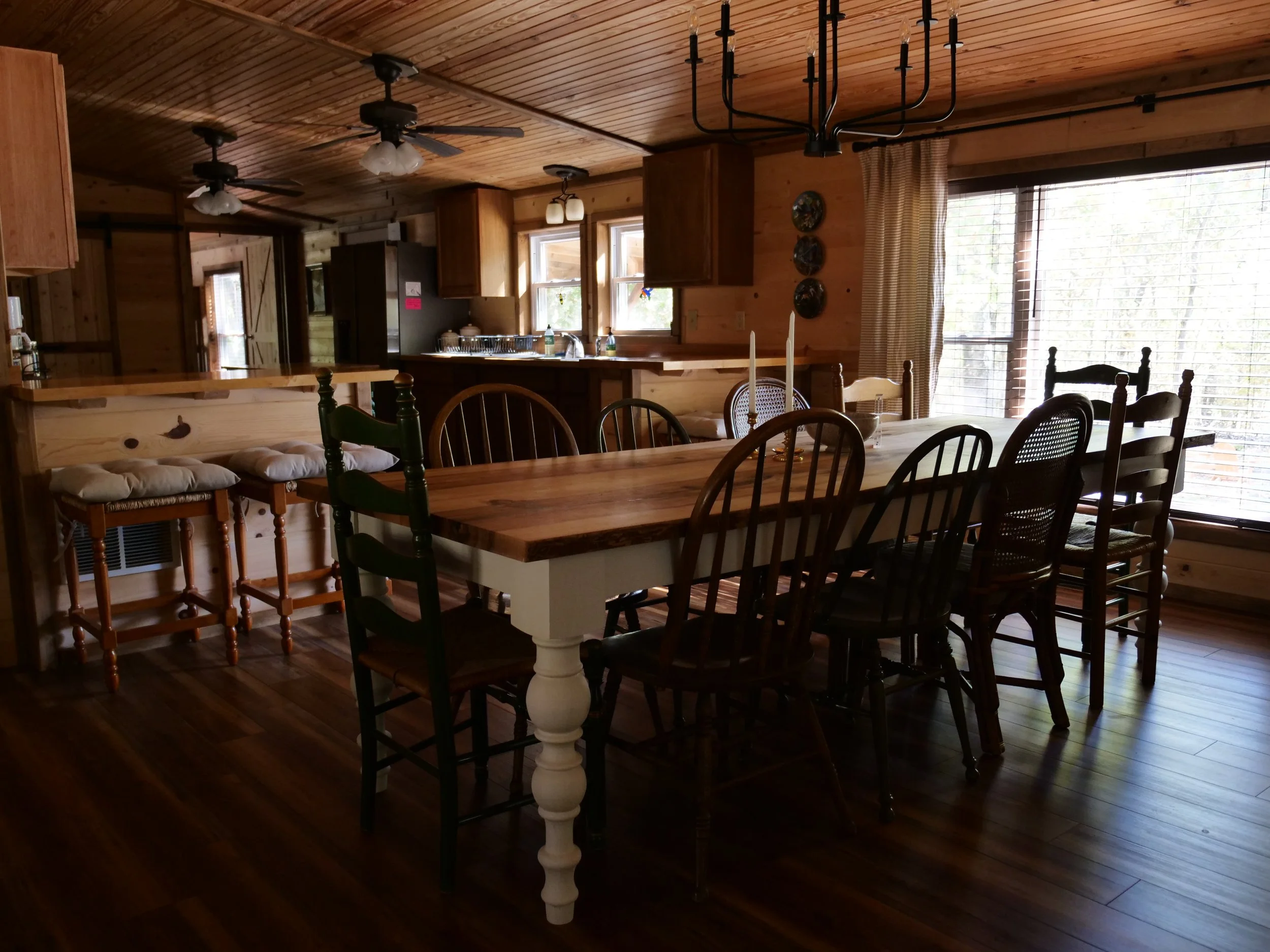 39 - Lodge Dining Room 02.JPG