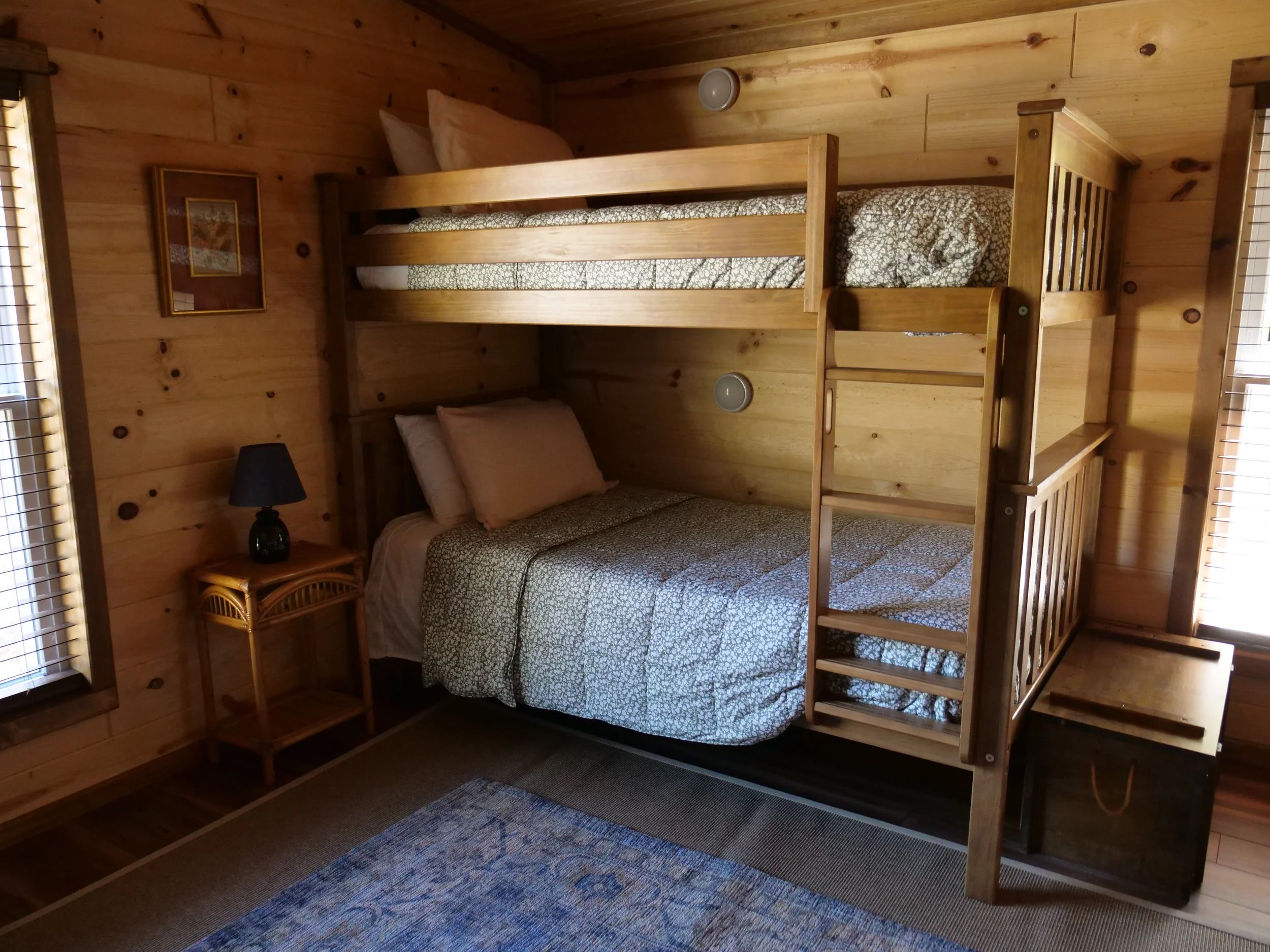 53 - Lodge Pine Room 04.JPG