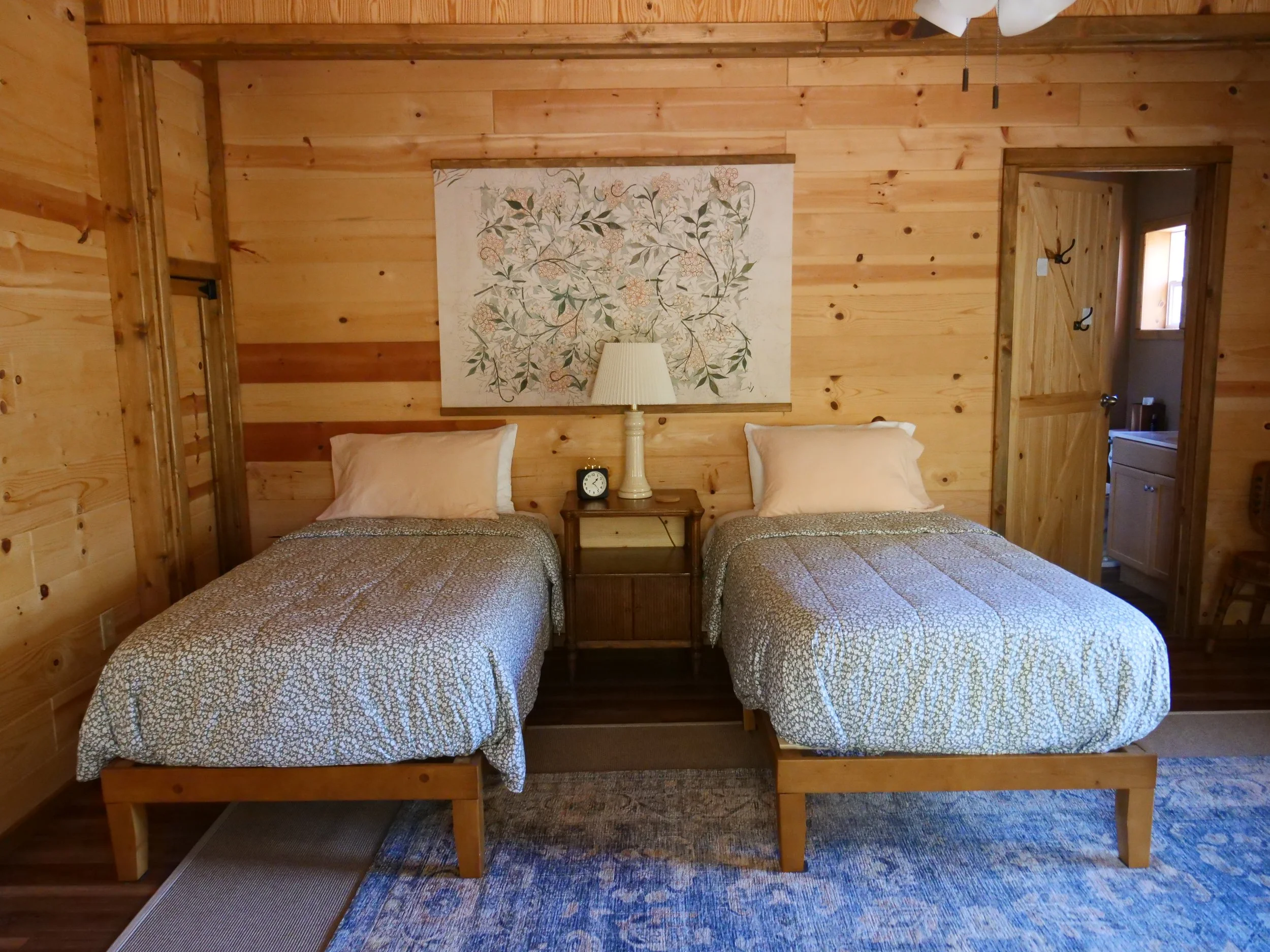 51 - Lodge Pine Room 02.JPG