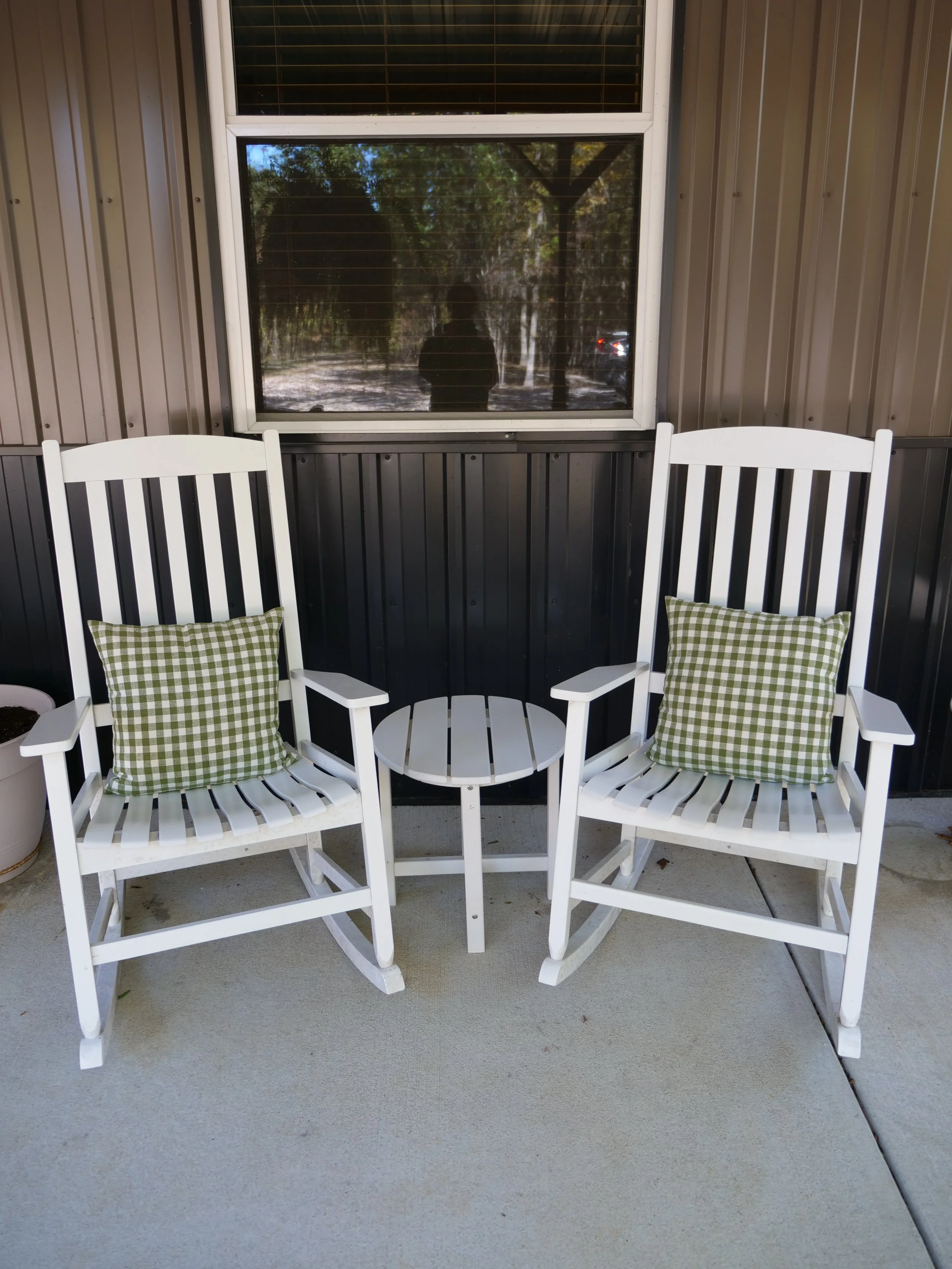 64 - Lodge Front Porch 03.JPG