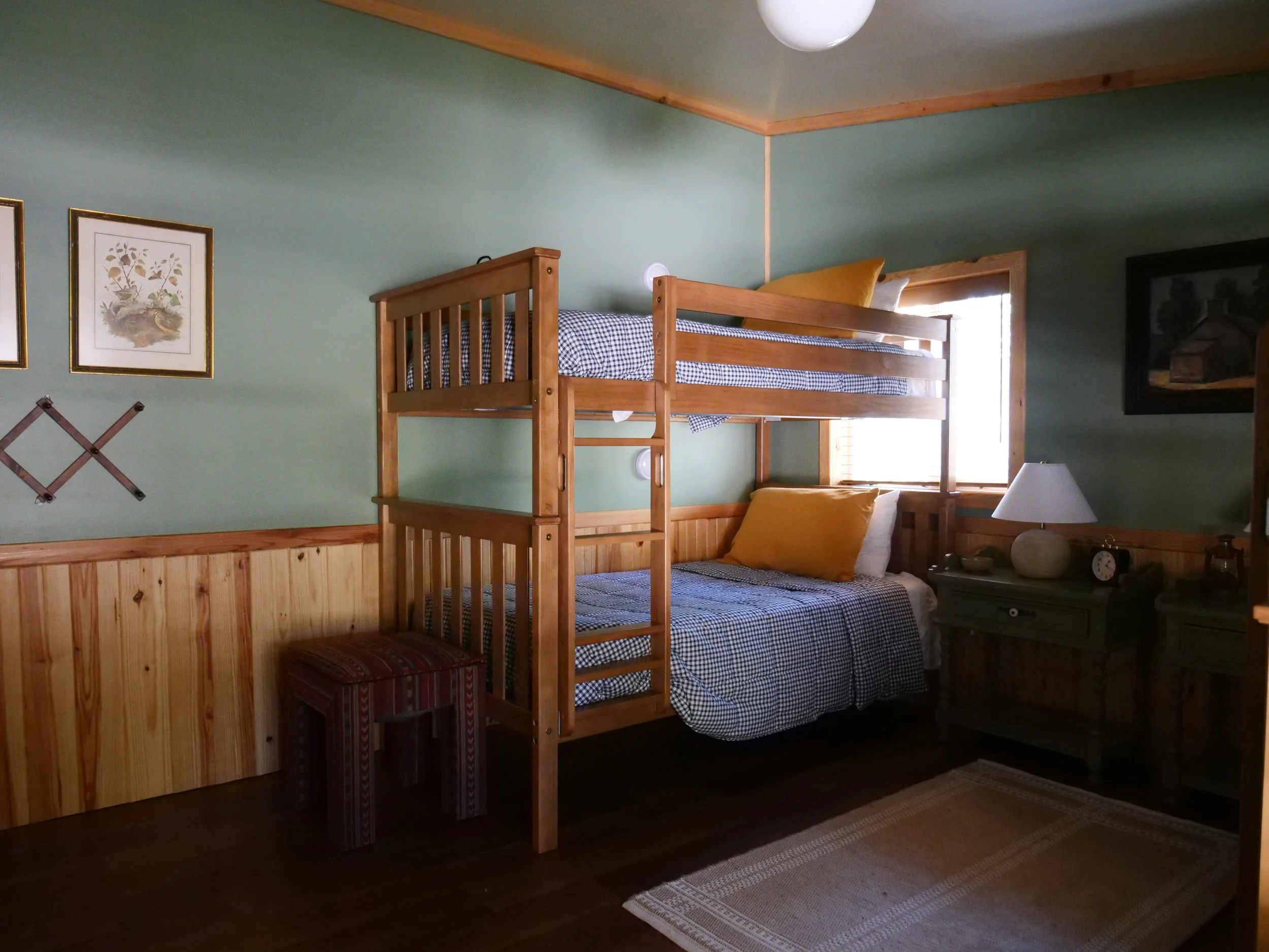 45 - Lodge Hickory Room 02.JPG