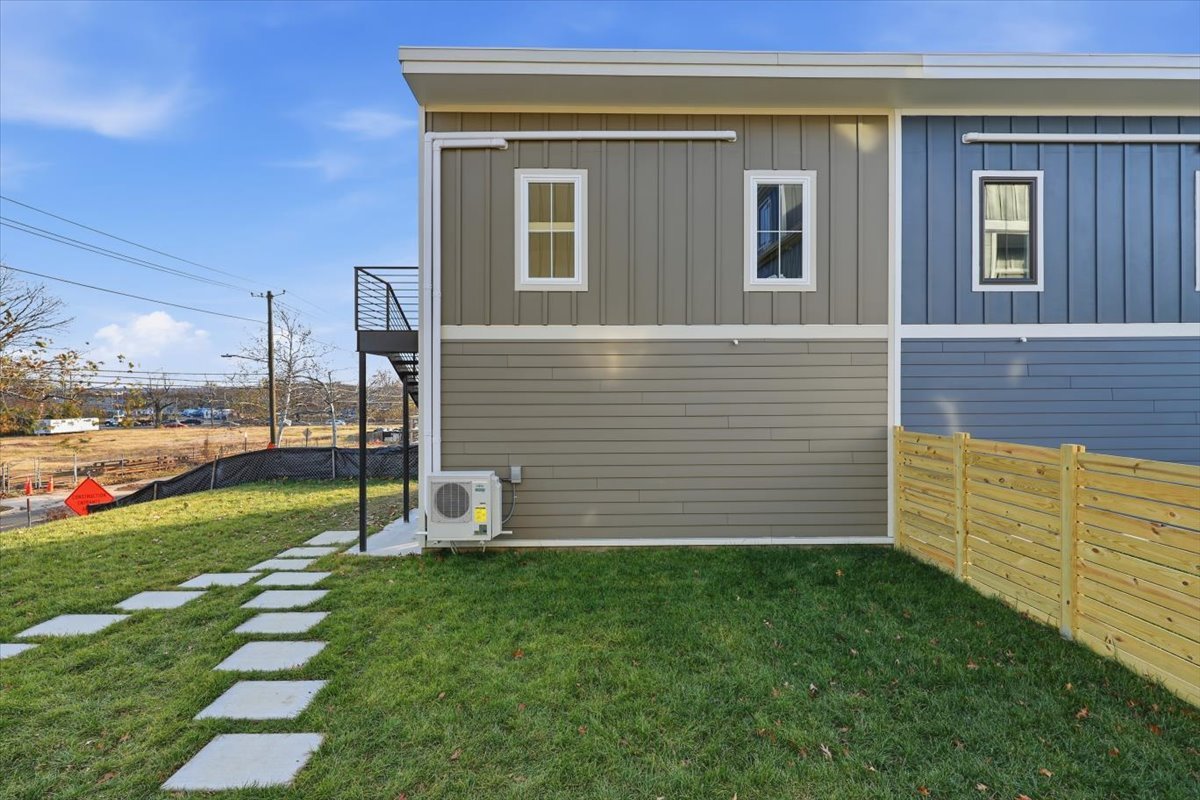 Large Yard and Detached Garage w/ADU