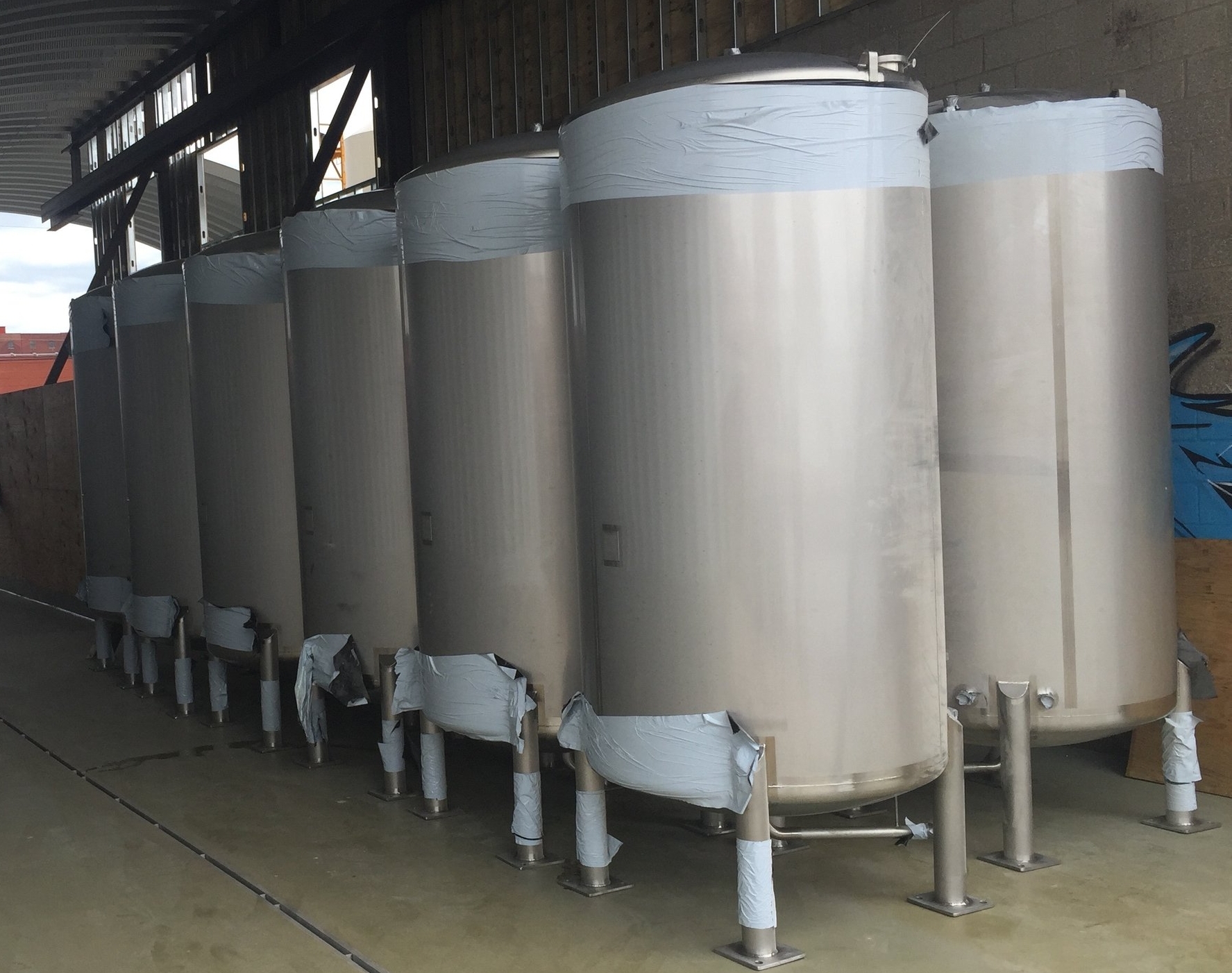 Single walled serving vessels 30bbl each- delivery day