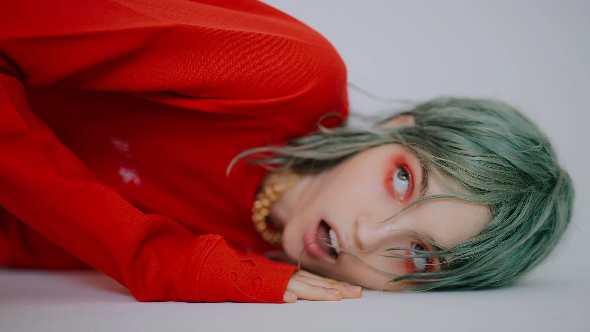 Flame Photo Ricardo Santos // Styling Joyce Doret // HAIR HELENA VAZ PEREIRA // MAKEUP INES AGUIAR