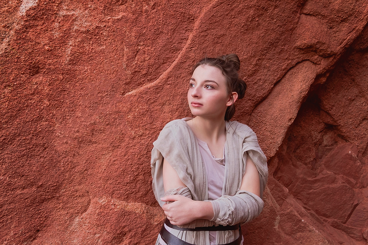 JSP Star Wars styled session with Rey waiting on parents.jpg