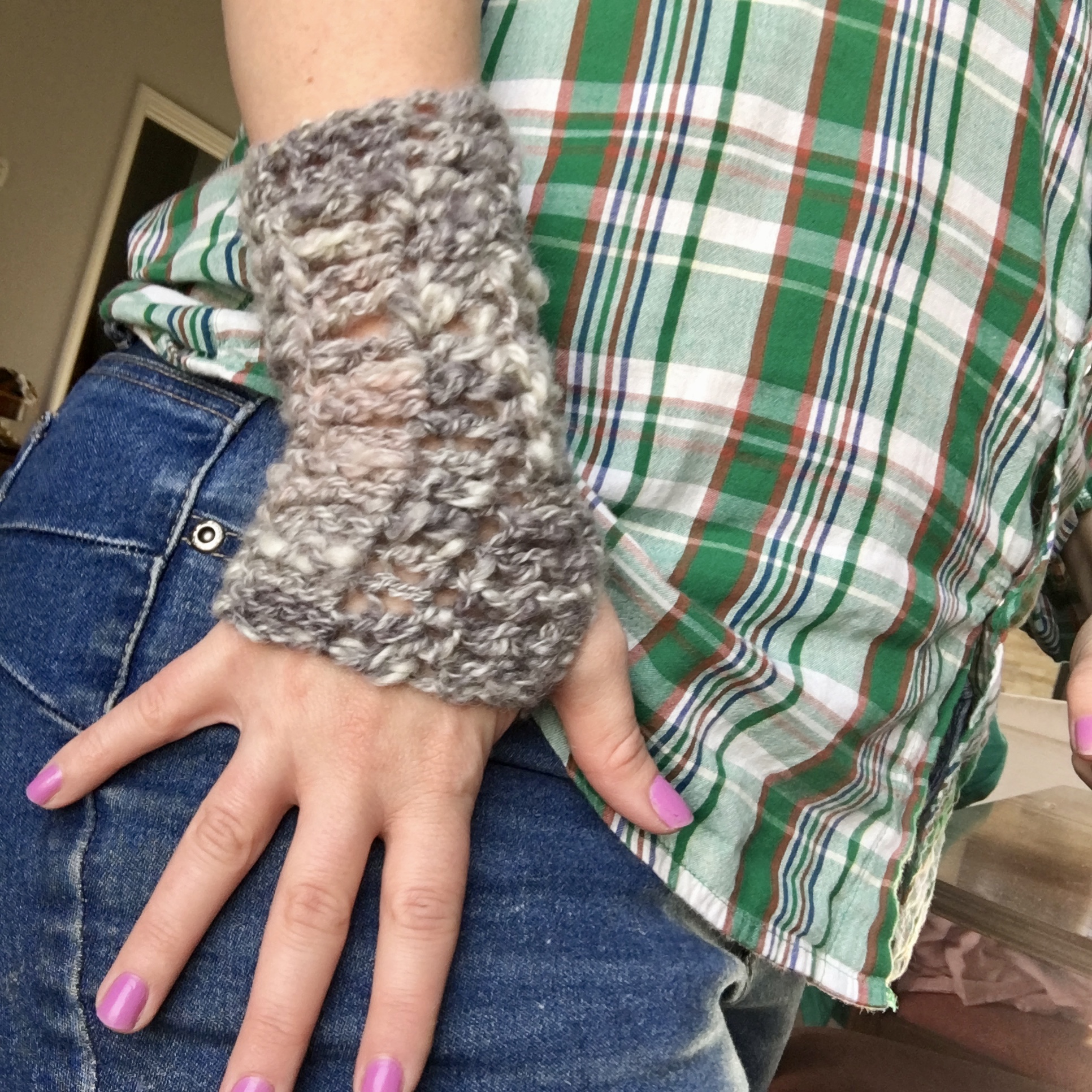 free fingerless gloves crochet pattern for handspun yarn 
