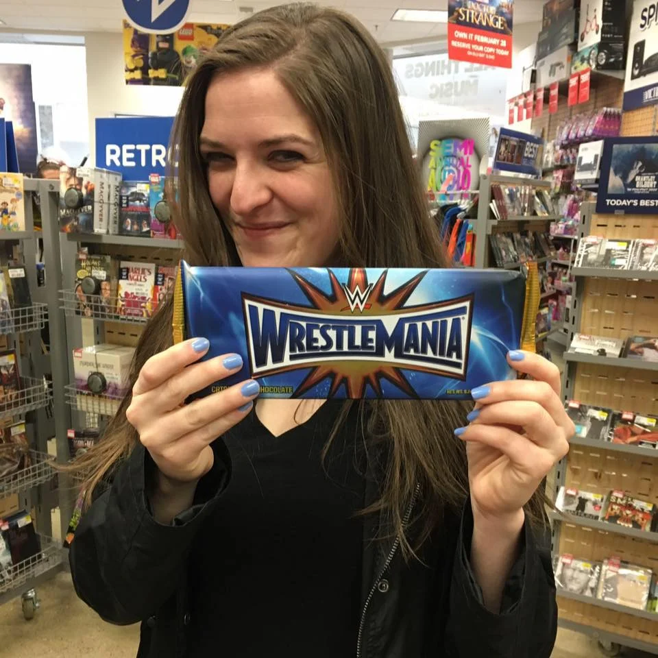 Writes stories, performs comedy, co-hosts Marty & Sarah Love Wrestling, makes little drawings https://medium.com/@sarahjoyshockey