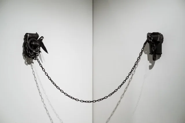 Melvin Edwards, Two is One, 2016 Welded steel and chain Courtesy Alexander Gray Associates, New York © 2017 Melvin Edwards/Artists Rights Society (ARS), New York