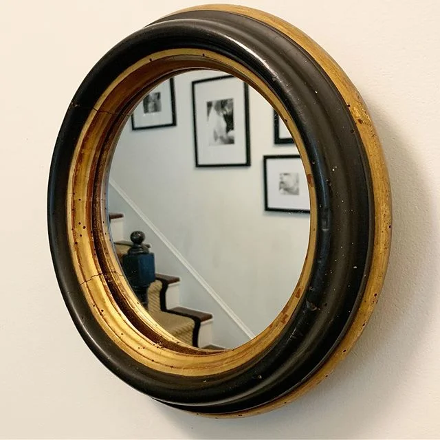 I find a round mirror to be my favorite wall accessory. Add some age with great patina and my heart may skip a beat!  Loving my baby mirror sourced by @janetwiebeantiques from Tuscany. #houstondesigner #italianantiques #designhouston #houstoninterior