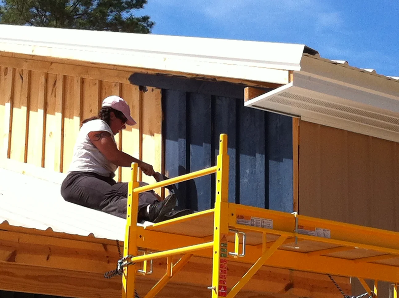 painting top gable 2 04:04:14.jpg
