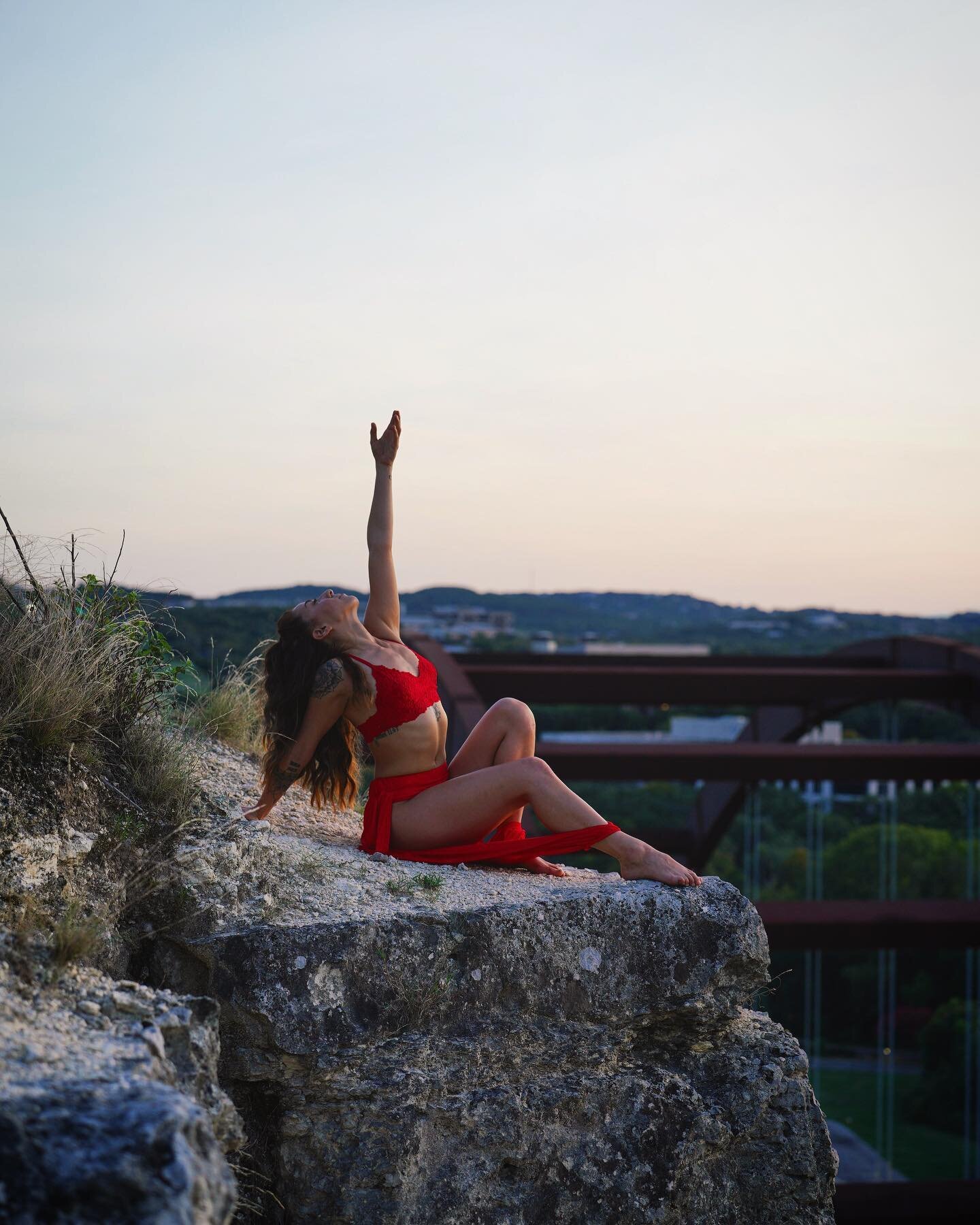 She drove from Houston to make magic with me ☮️ and I wasn&rsquo;t going to let her down. 📸 But what really happened was she gave ME the adventure I was looking for. 🏔 So may we all reach for the heavens and find our true purpose 🌎 #namaste 

#aus