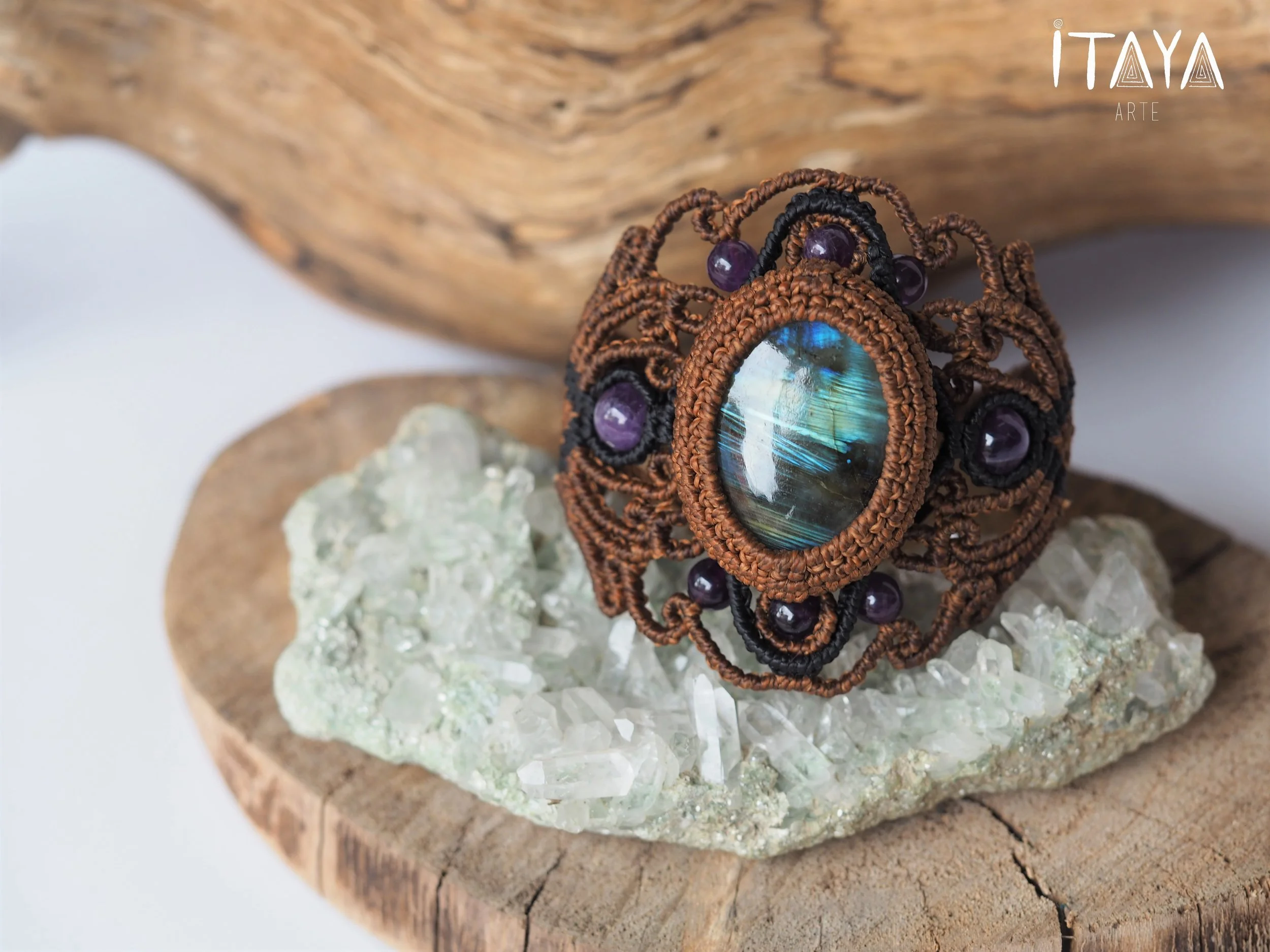 Labradorite & Amethyst · Macrame Bracelet