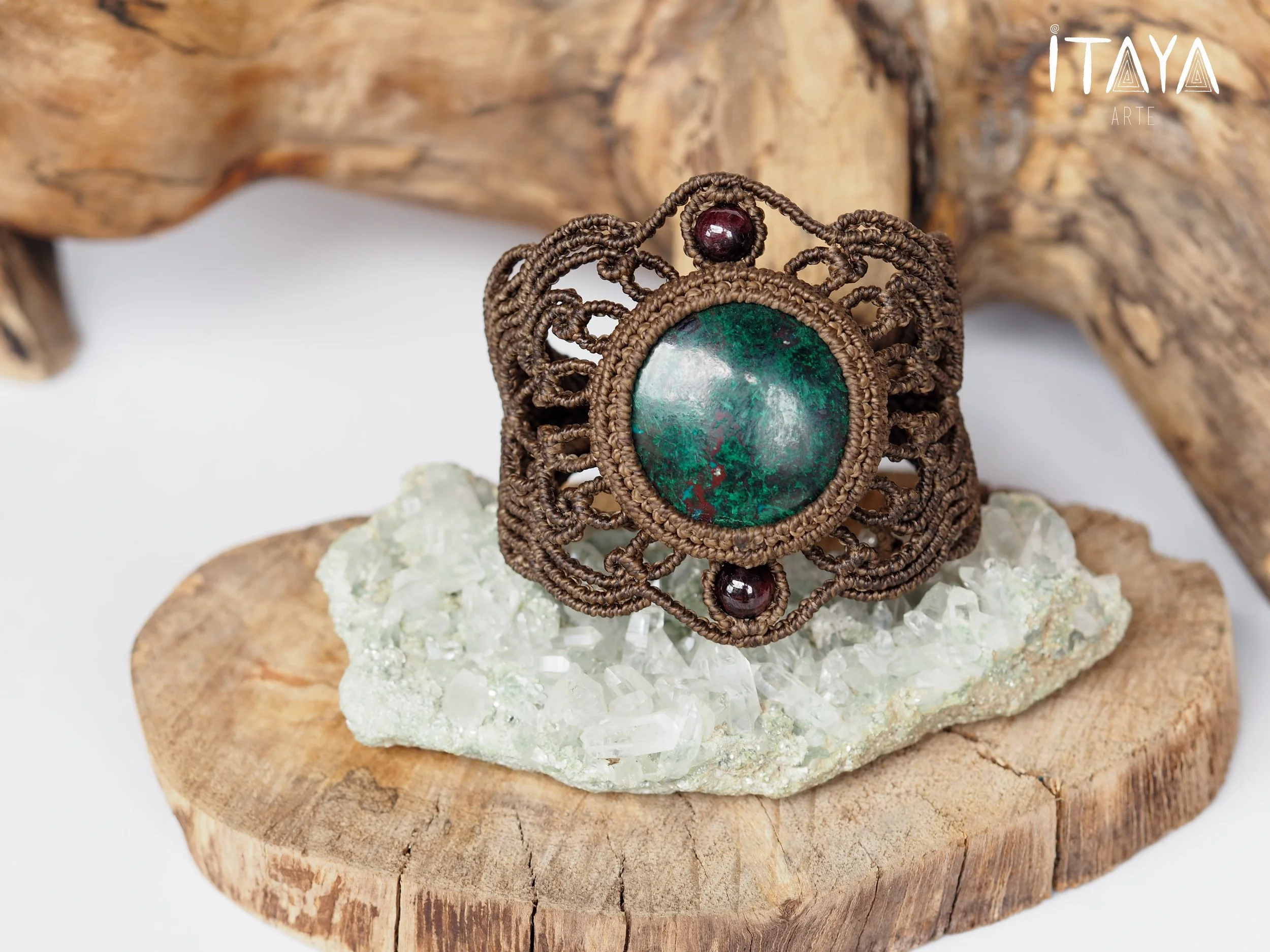 Chrysocolla & Garnet · Macrame Bracelet