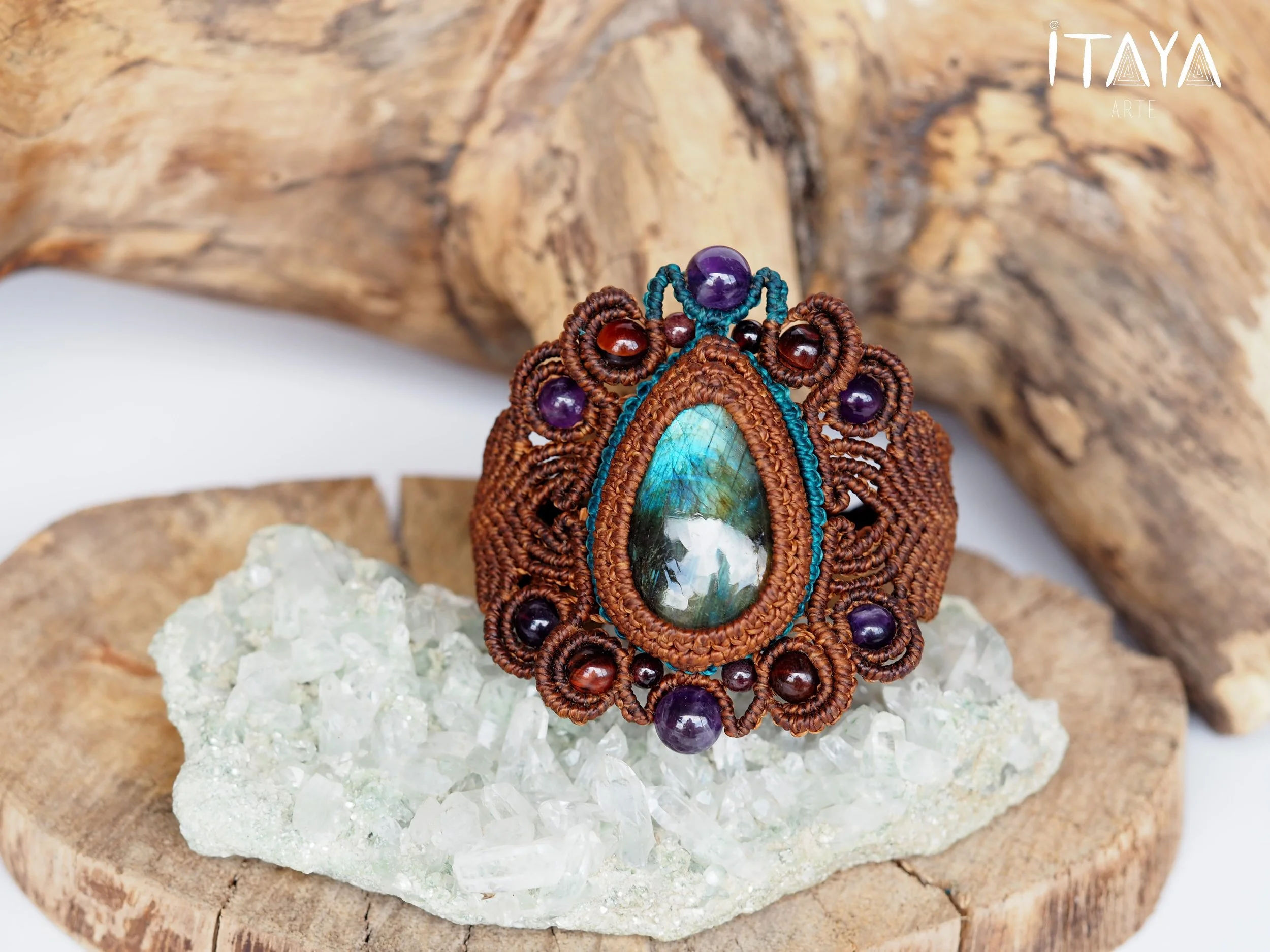Labradorite & Amethyst · Macrame Bracelet
