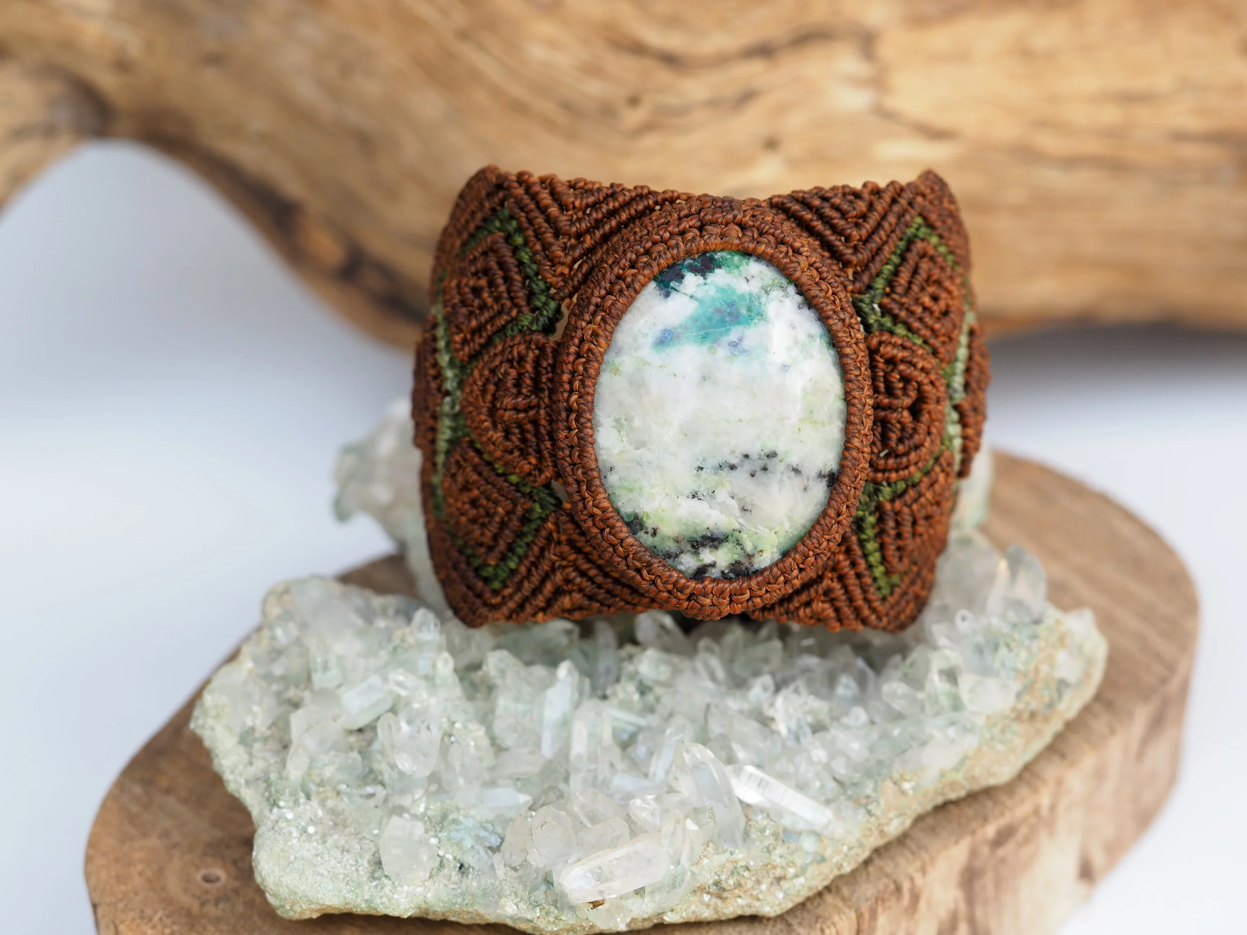 Dioptase · Macrame Bracelet