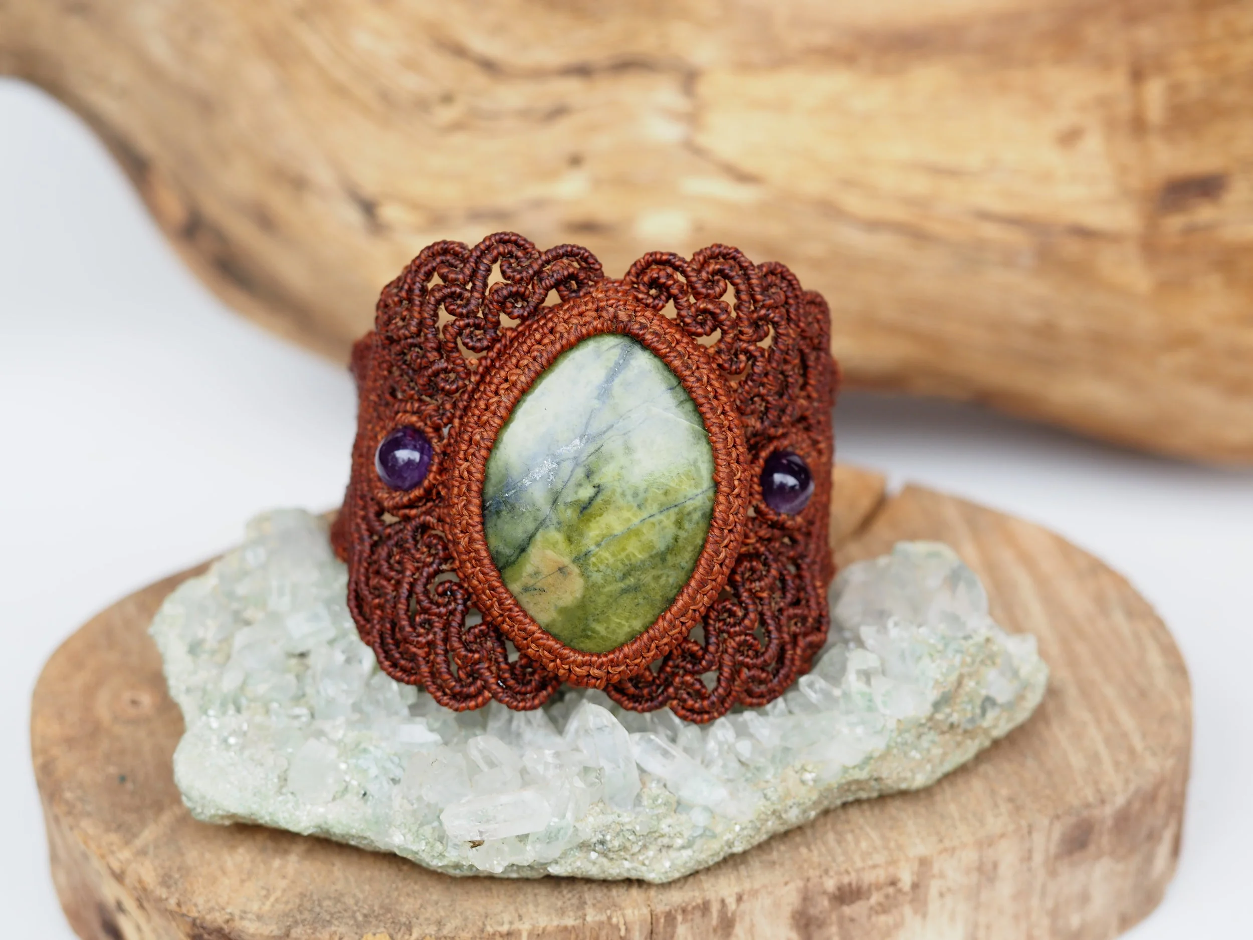 Serpentine & Amethyst · Macrame Bracelet