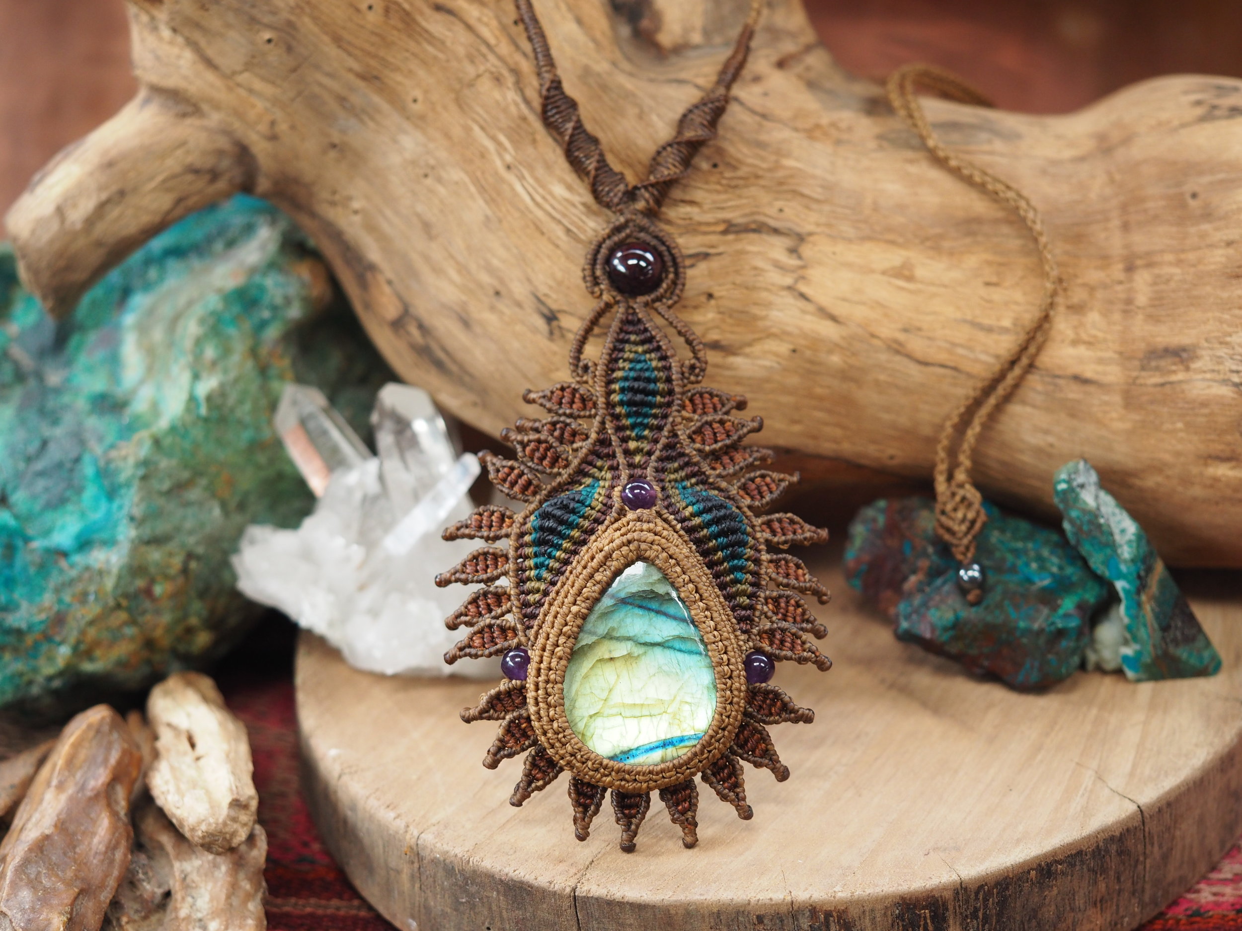 Labradorite SACHA SISA · Macrame Necklace