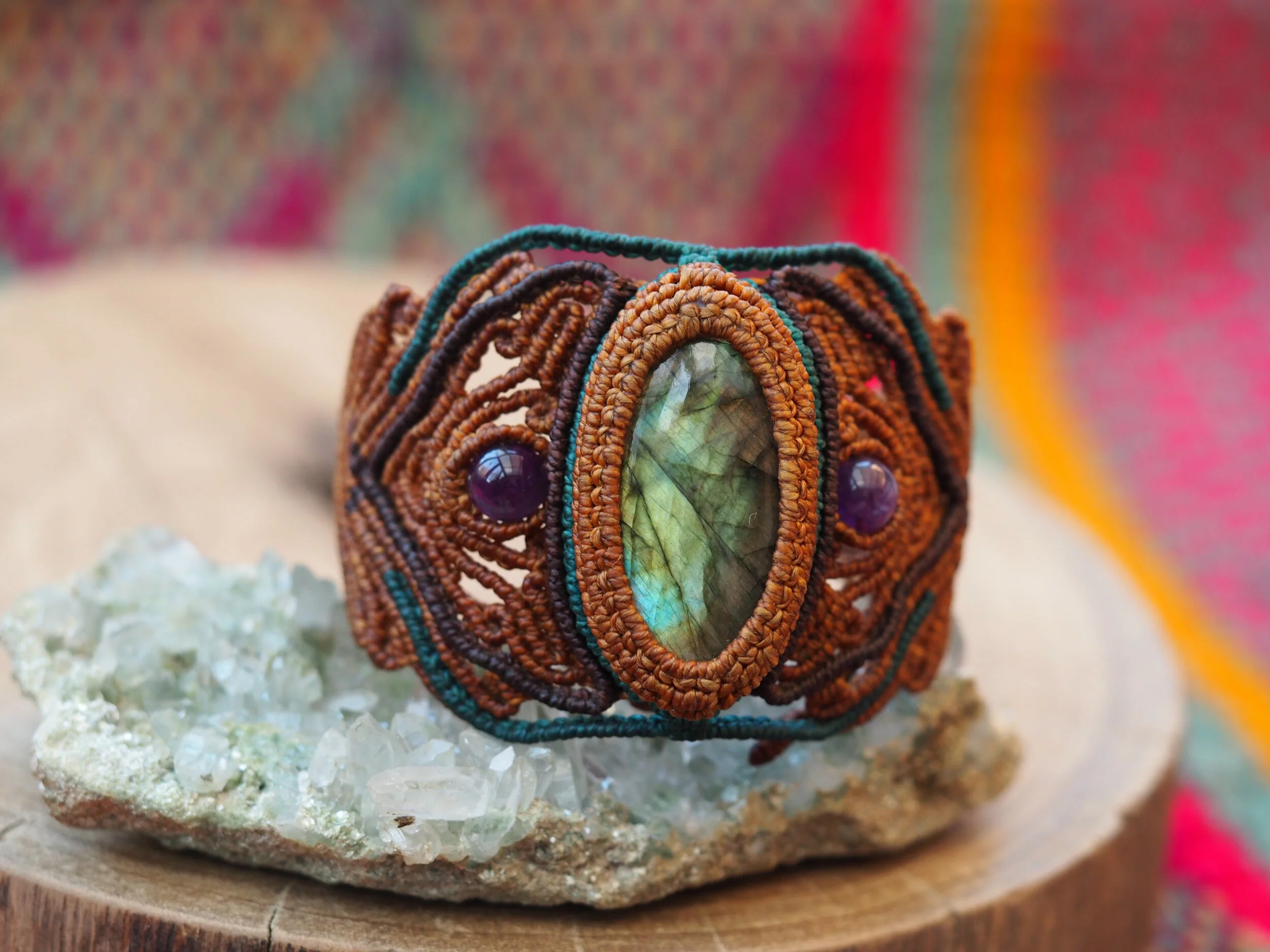 Labradorite & Amethyst · Macrame Bracelet