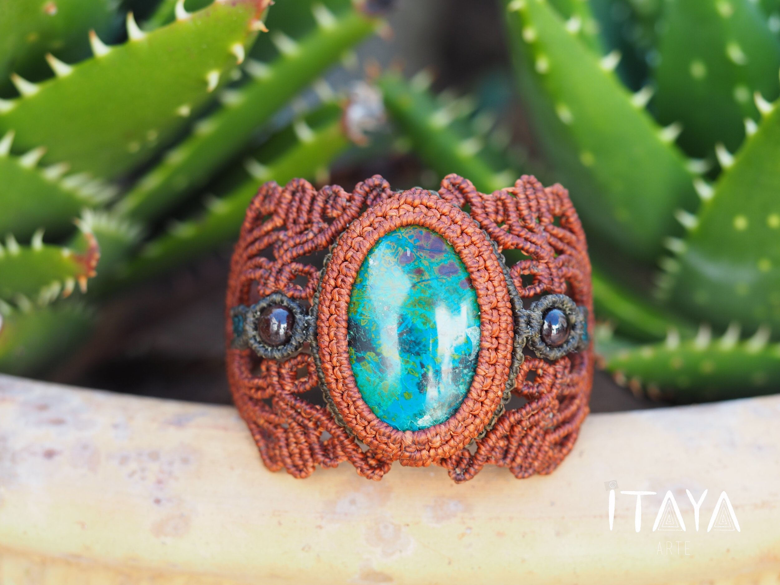 Chrysocolla & Garnet · Macrame Bracelet