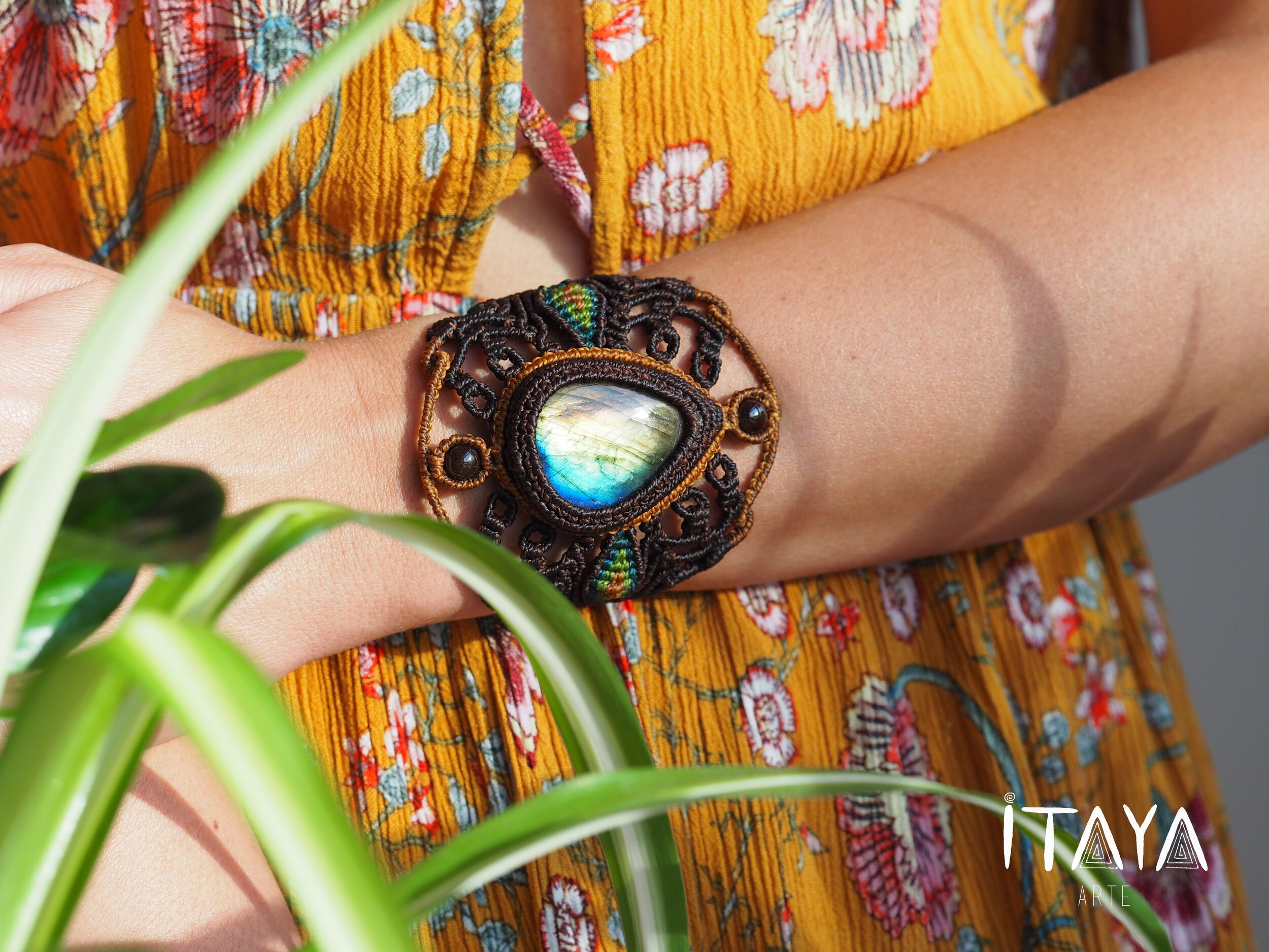 Rainbow Labradorite · Macrame Bracelet