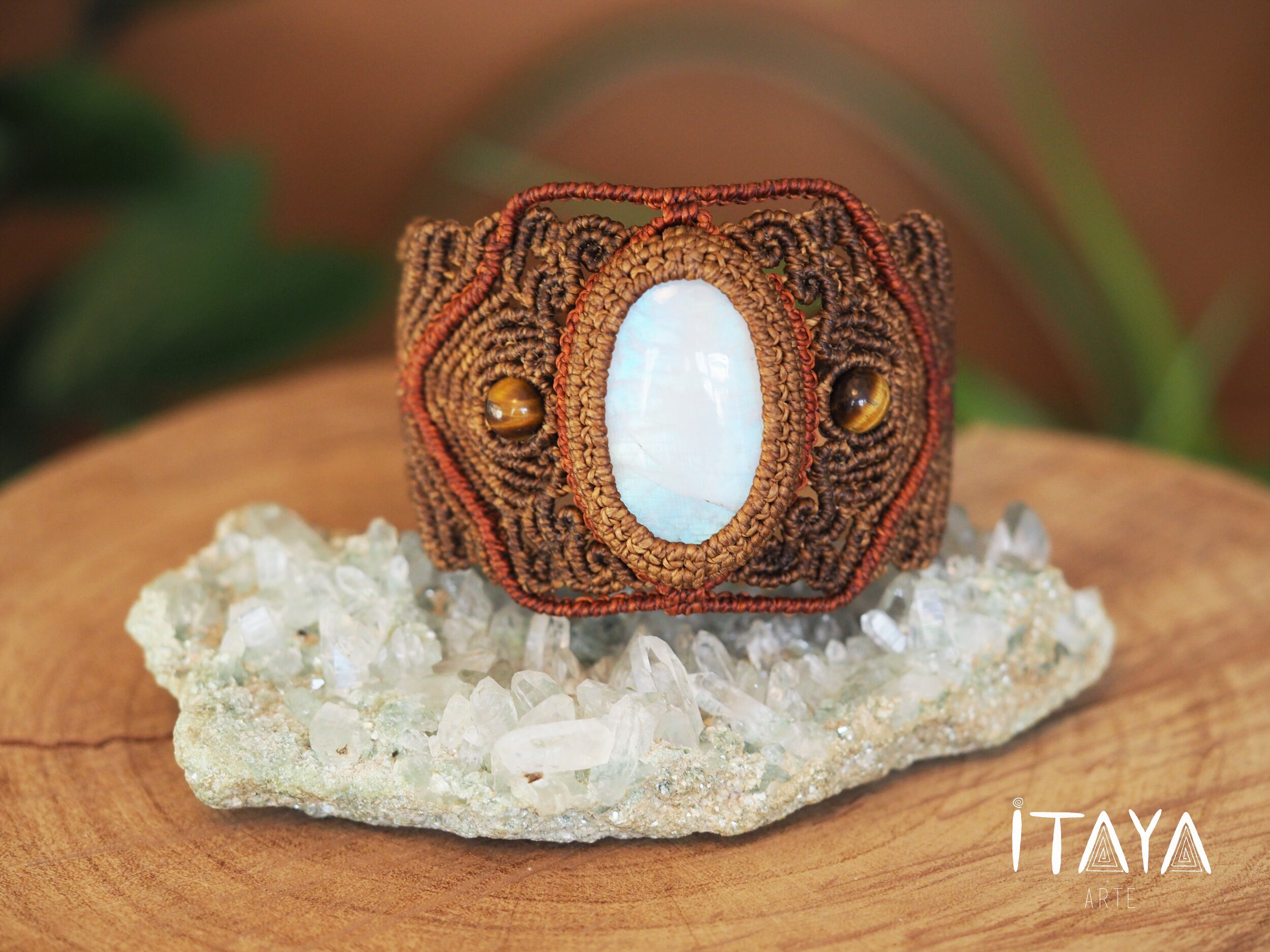 Rainbow Moonstone · Macrame Bracelet