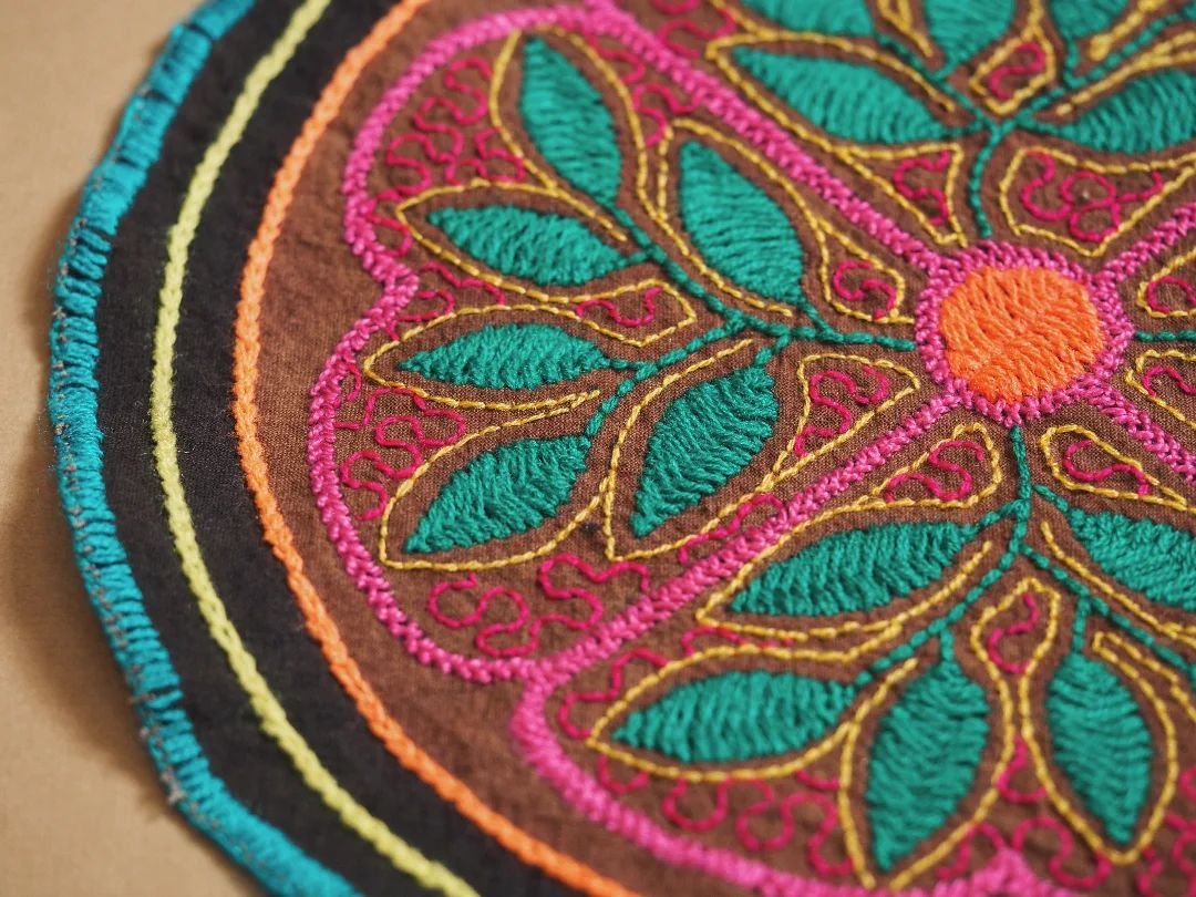 🌿&nbsp;We have many beautiful, authentic Shipibo-Konibo textiles, sourced directly from female artisans in Yarinacocha&nbsp;💫🧶🌿🌴
&bull;
//🌿 Tenemos varias piezas textiles Shipibo-Konibo hermosos, aut&eacute;nticos y conseguido directamente de l