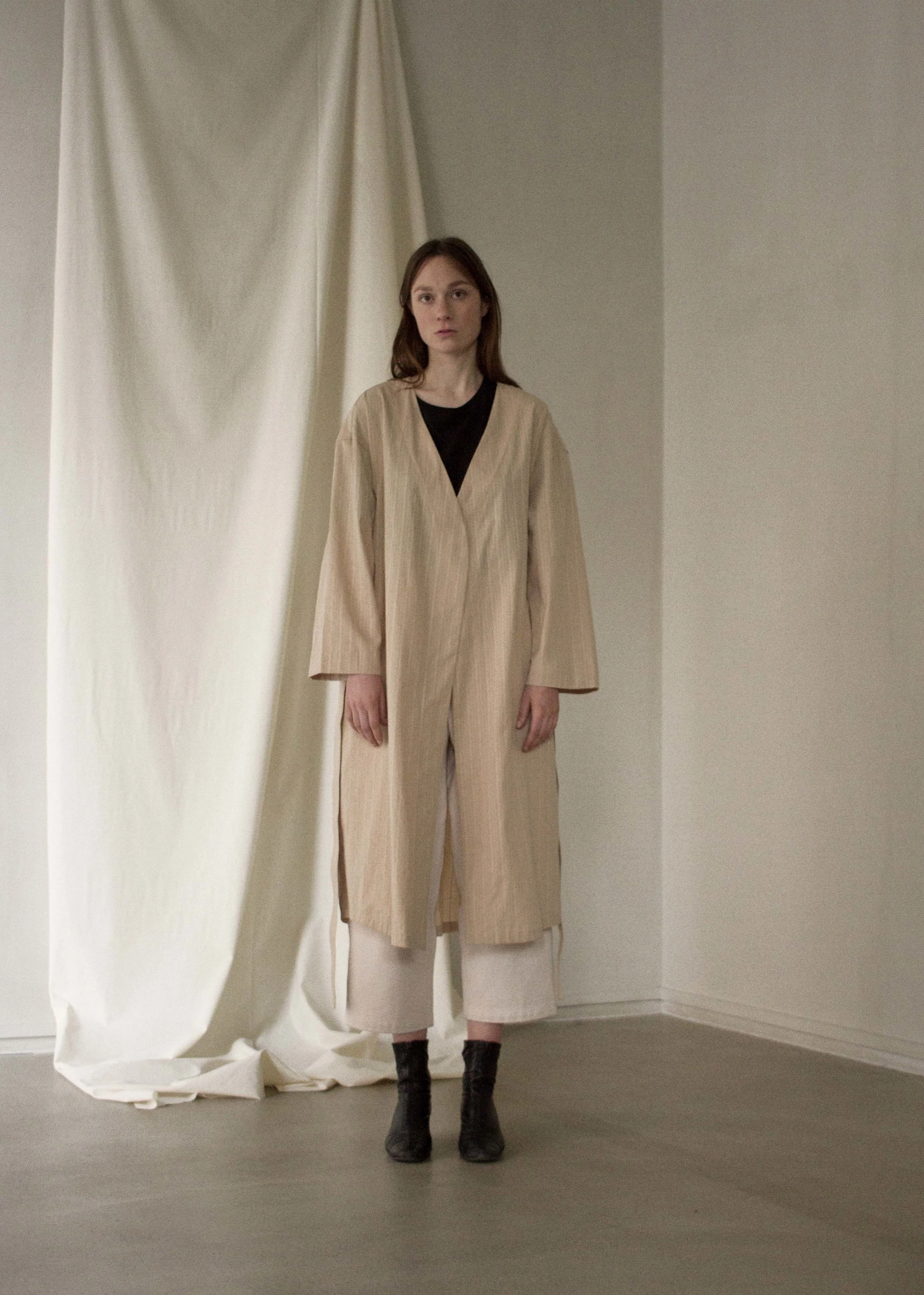 julien_robe_beige_pia_1.jpg