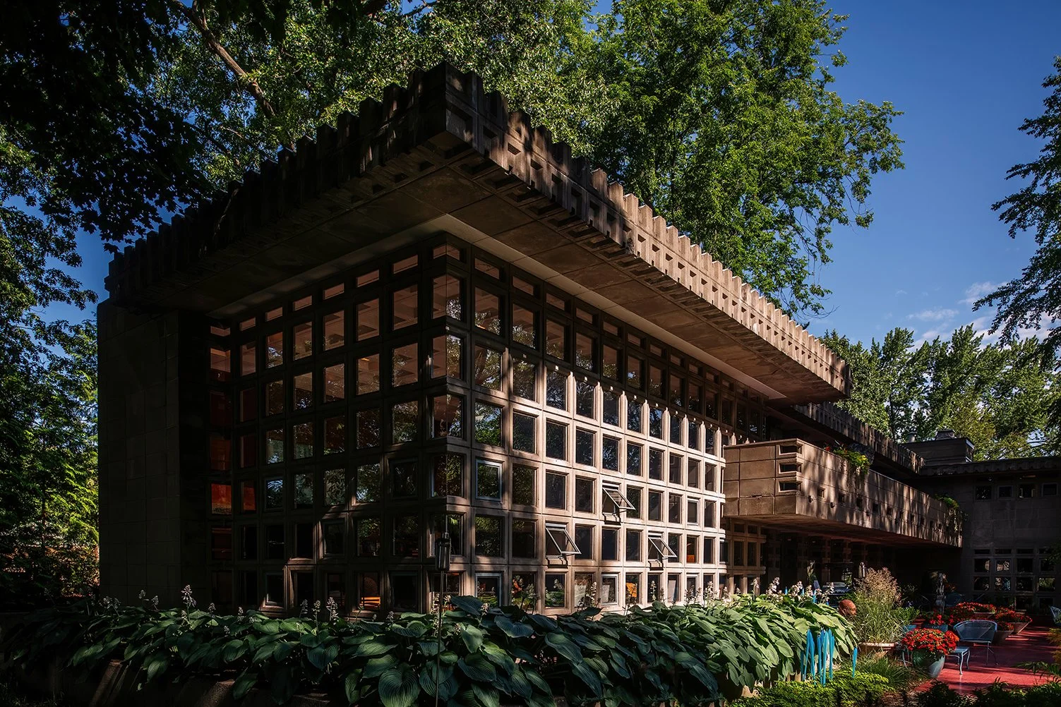 Photograph of the Dorothy G. Turkel House in Detroit, Michigan, designed by Frank Lloyd Wright.