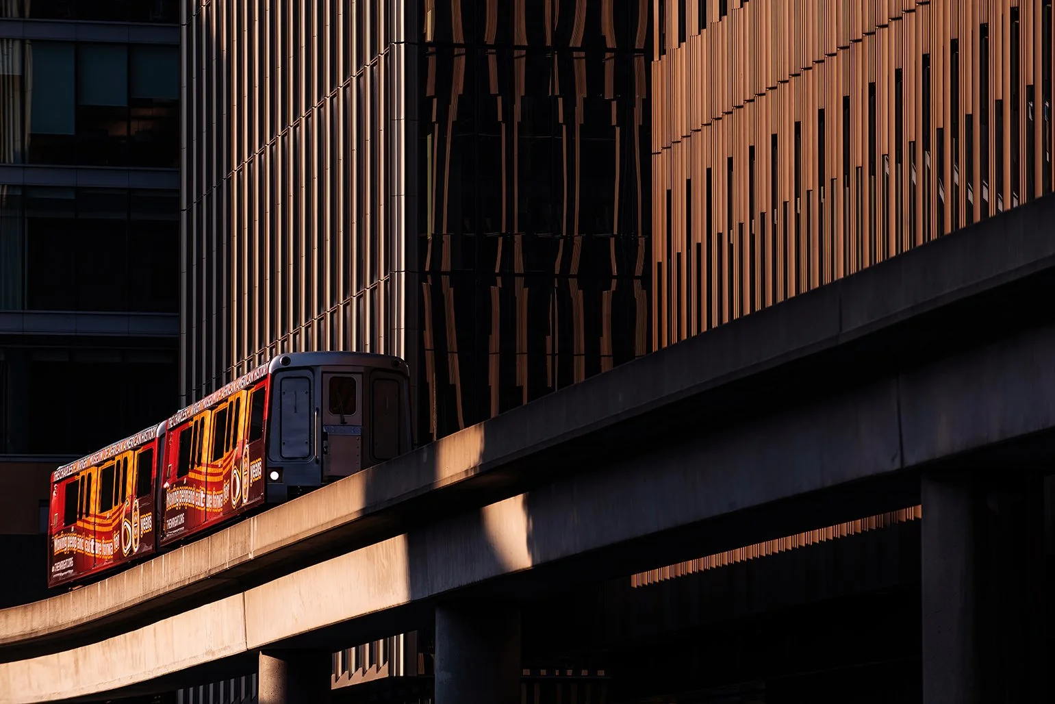  Wide urban context showing Hudson’s Detroit in Detroit developed by Bedrock. 