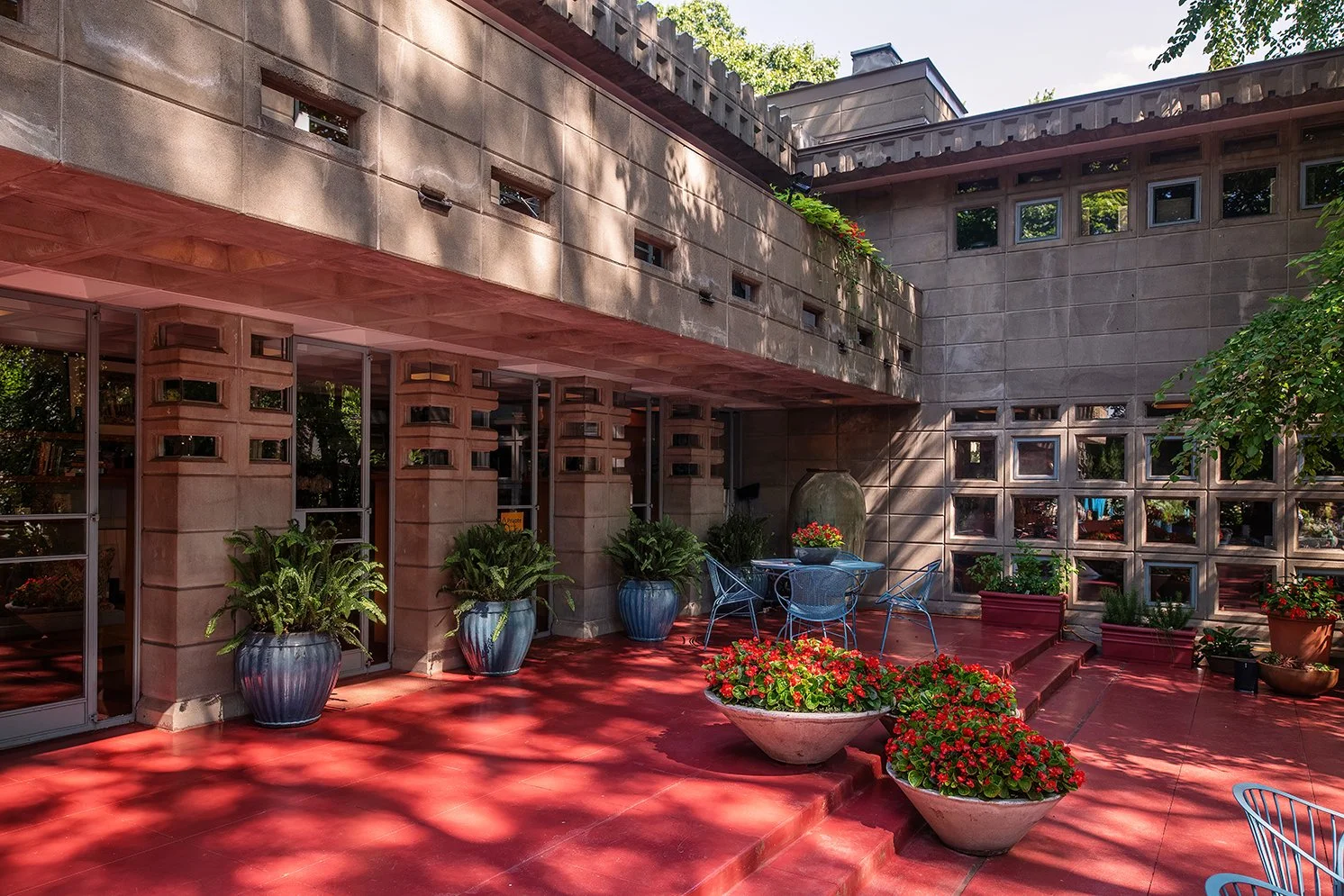 Architectural image of the Dorothy G. Turkel House by Frank Lloyd Wright in Detroit, Michigan.
