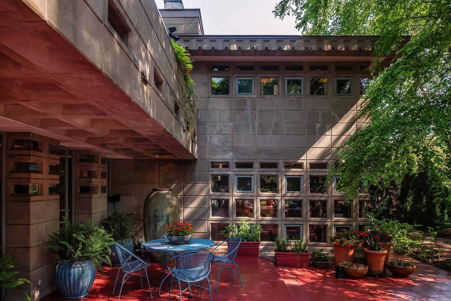Photograph documenting the Dorothy G. Turkel House by Frank Lloyd Wright in Detroit, Michigan.