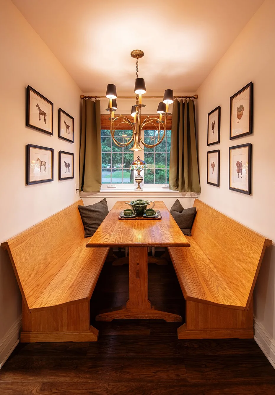 Architectural and interior residential photograph taken of The Gratz Life for HGTV. This image shows the breakfast nook.
