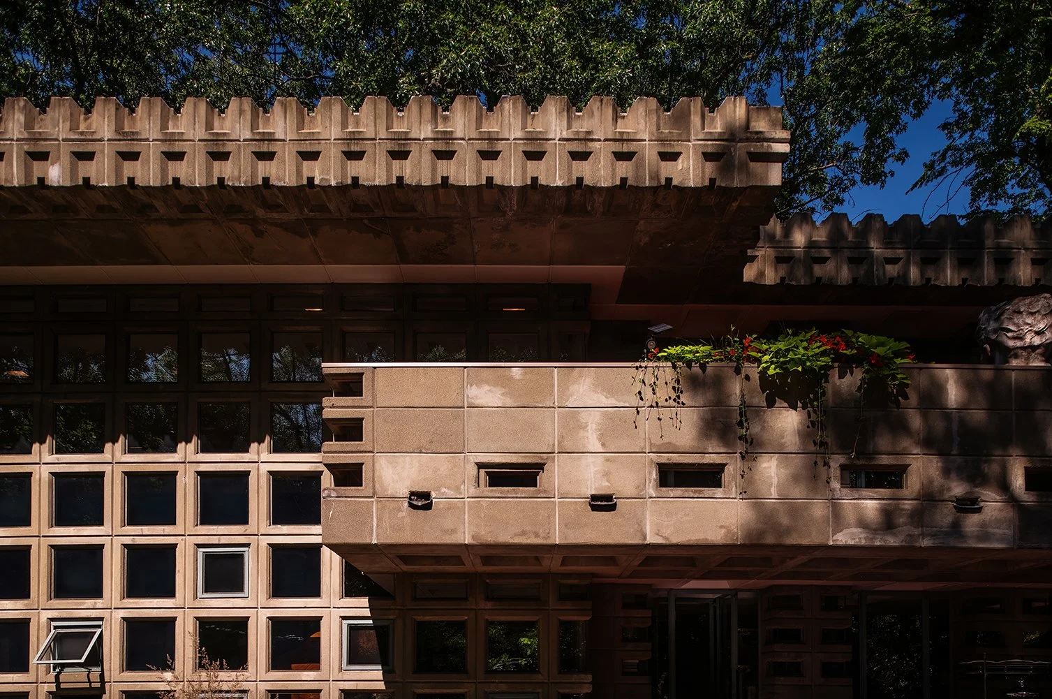 Exterior photograph of the Dorothy G. Turkel House, designed by Frank Lloyd Wright in Detroit, Michigan.