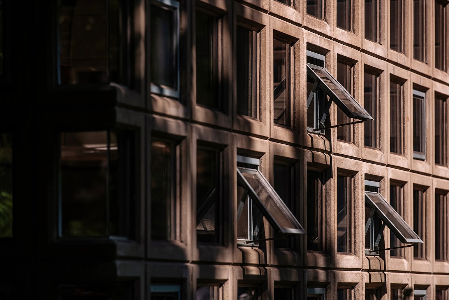 Photograph of the Dorothy G. Turkel House, a Frank Lloyd Wright masterpiece in Detroit, Michigan.